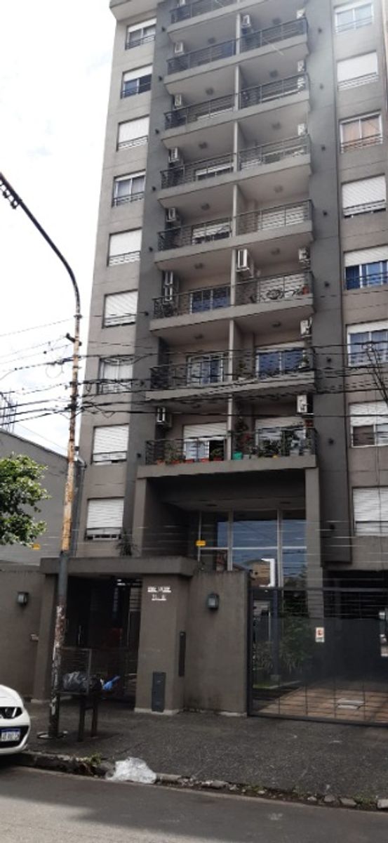 DEPARTAMENTO MONOAMBIENTE EN VENTA - MORON CENTRO