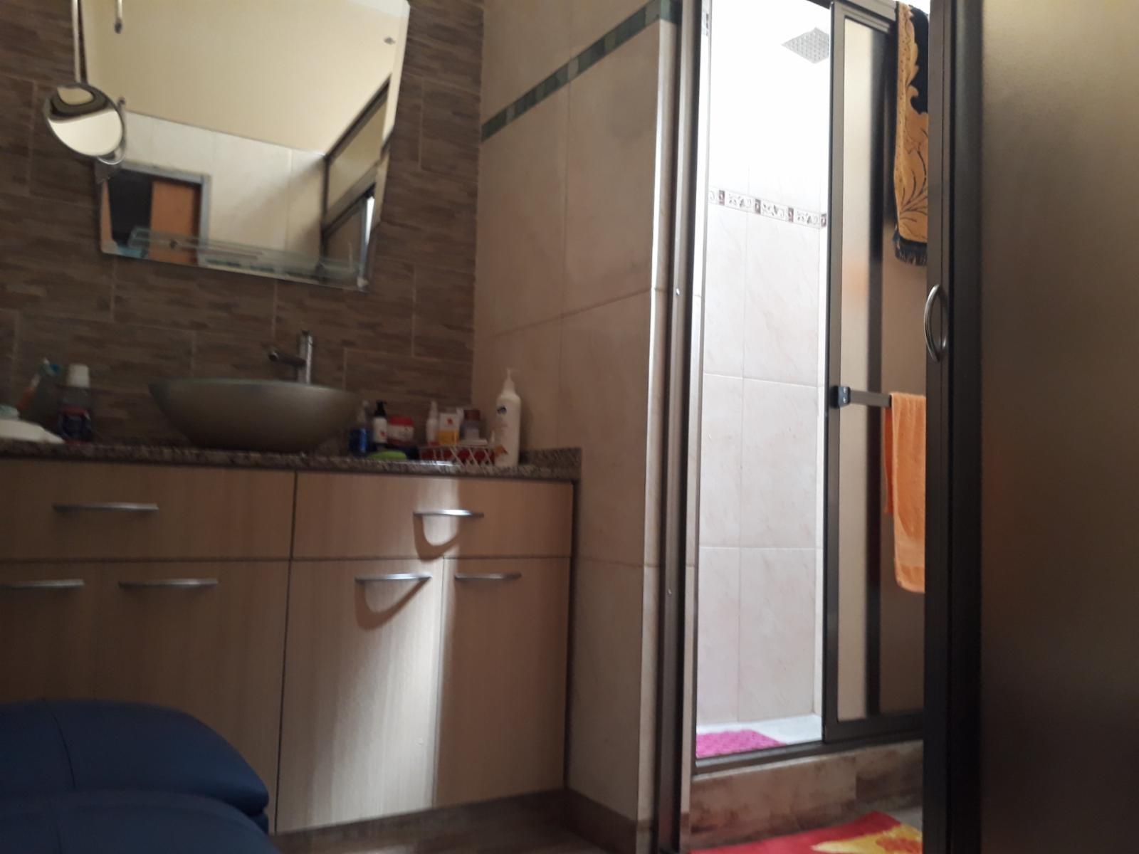 CAVOUR 4000 · Lanús — foto 8