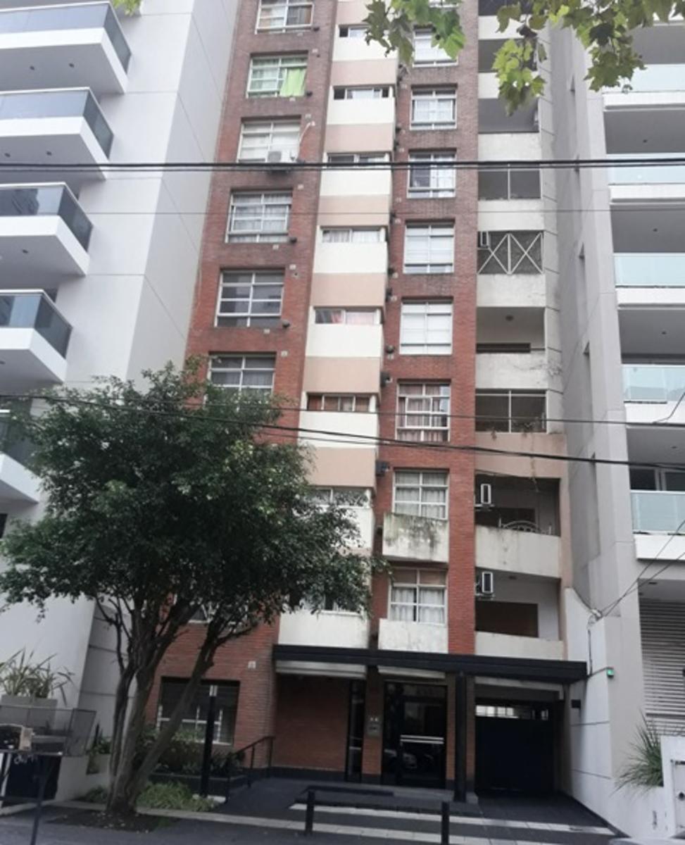 MUY BUEN 2 AMBIENTES CON COCHERA EN LORIA AL 500 APTO CREDITO