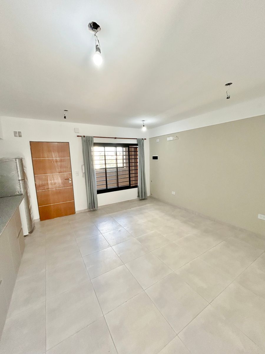 Mitre 35 · Morón — foto 3