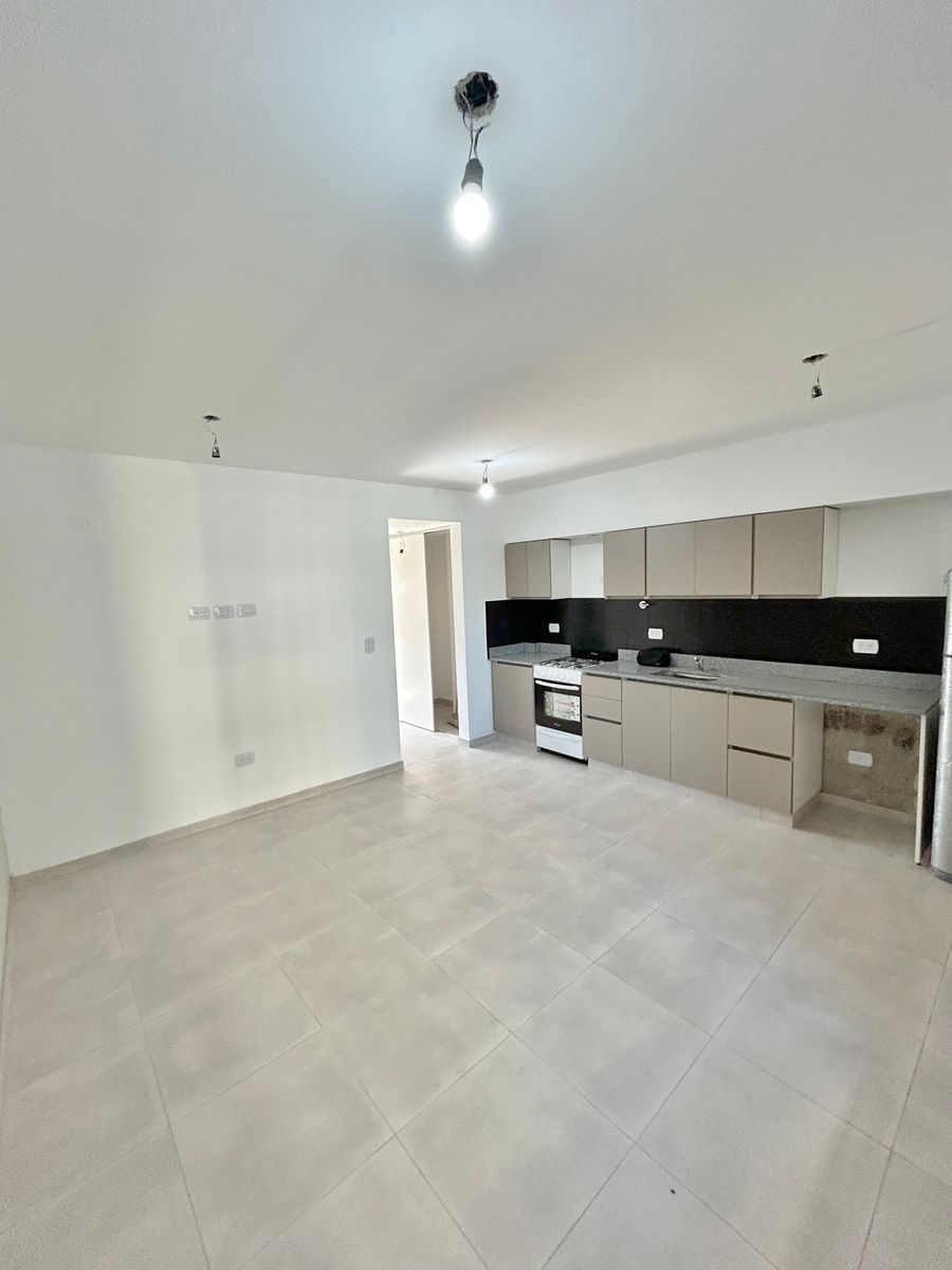 Mitre 35 · Morón — foto 6
