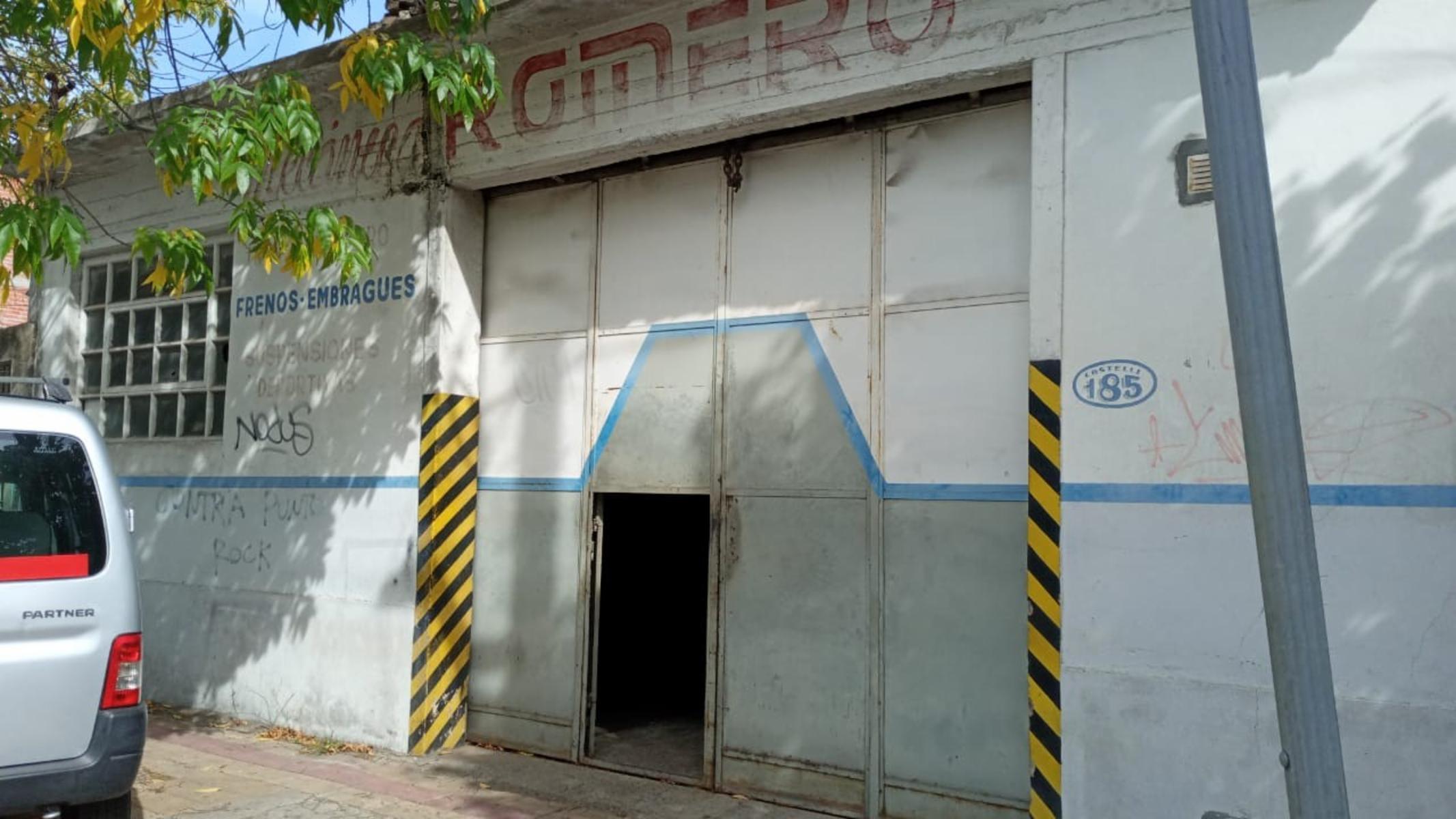 CASTELLI 185 · Morón — foto 3