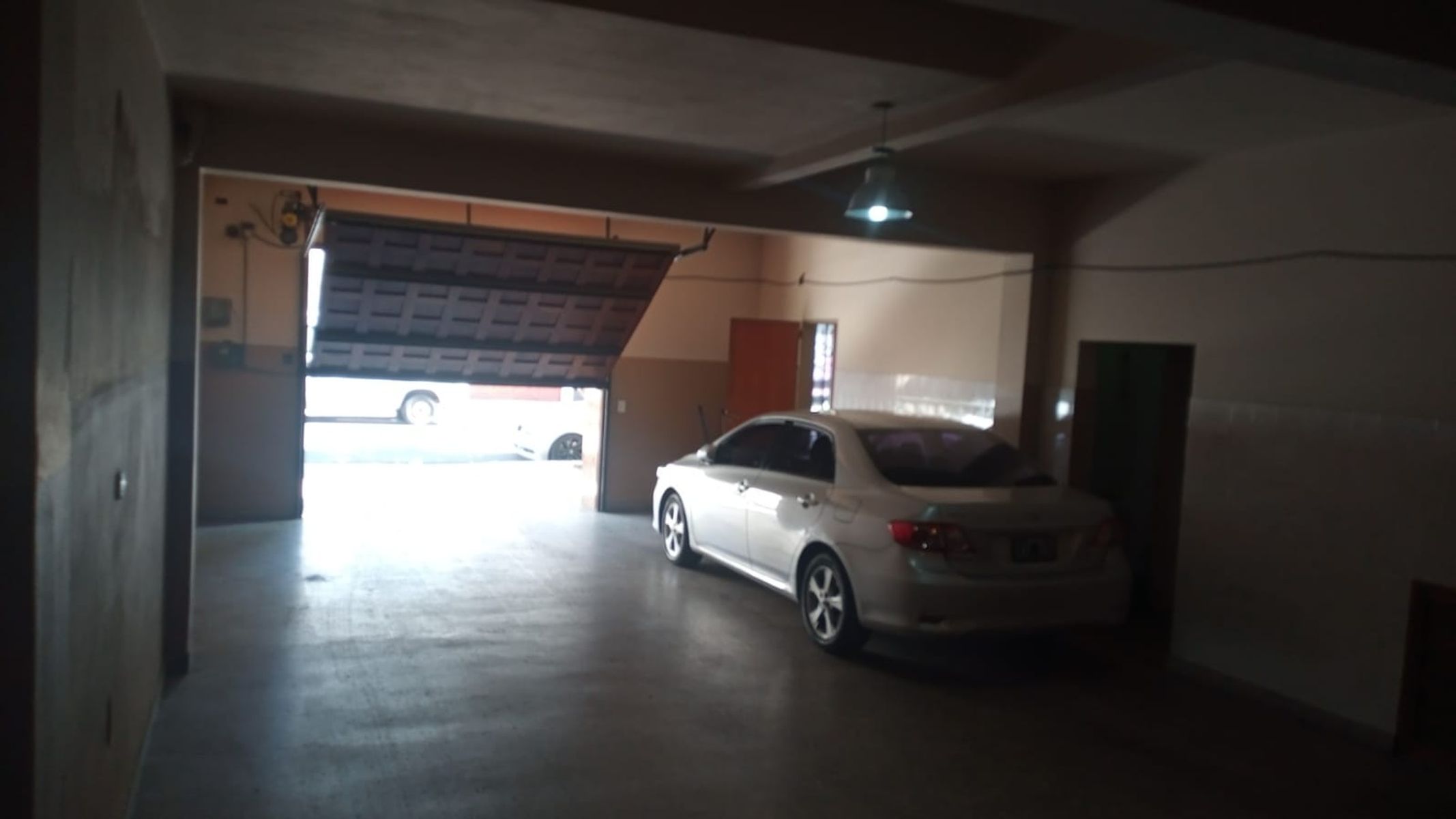# MIRA ESTO # CASA # DEPOSITO # GARAGE # SUP TOTAL 374m2  # A MTS AV. E CASTRO