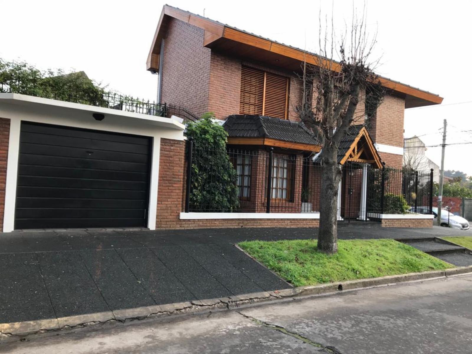 CHALET EXCELENTE ESTADO  Y ZONA