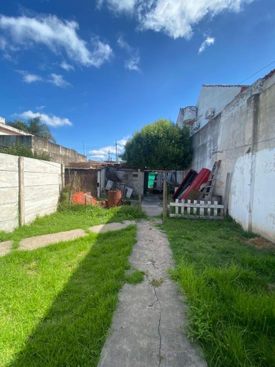 Florencio Sanchez 1556 · Morón — foto 3