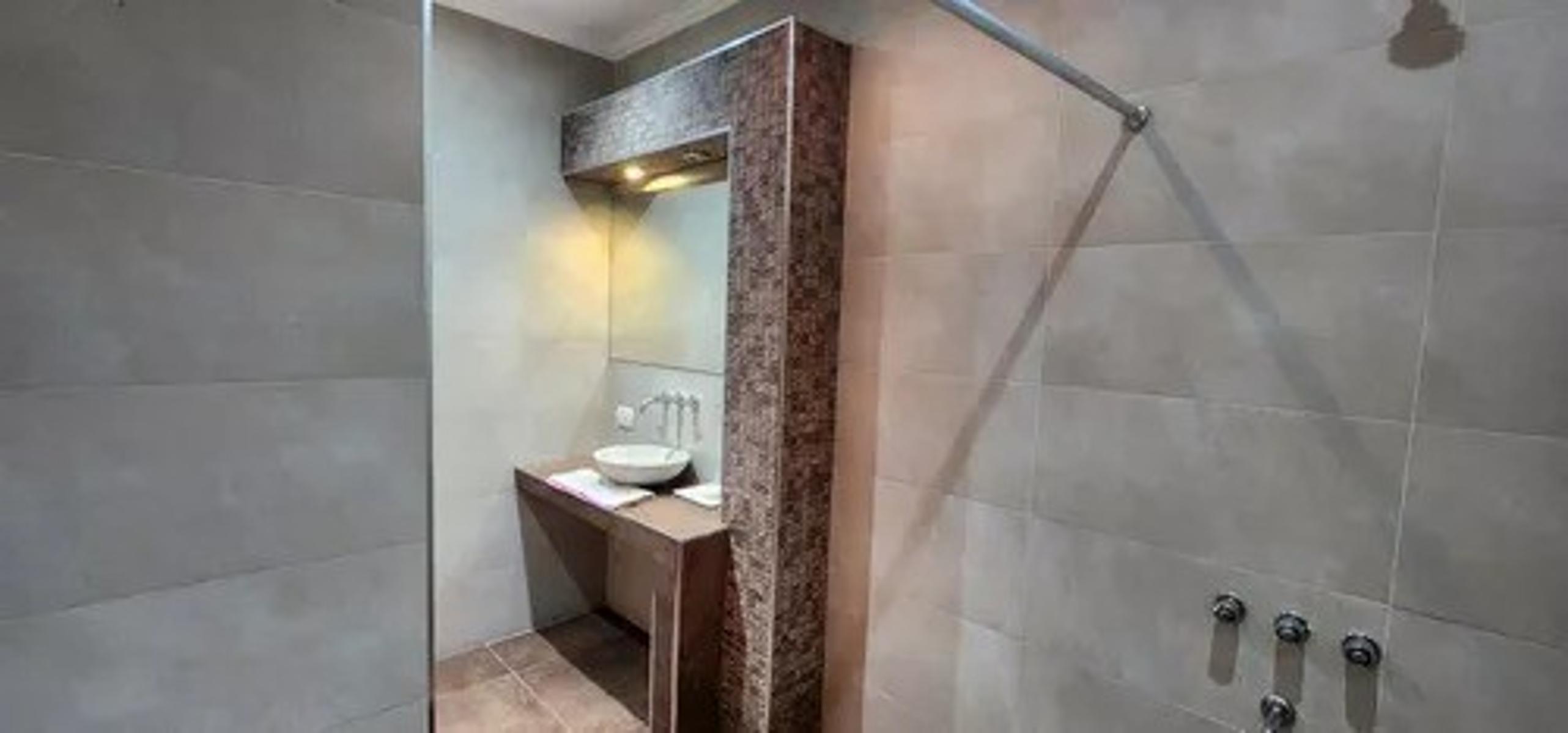 HUAURA 853 · Morón — foto 9