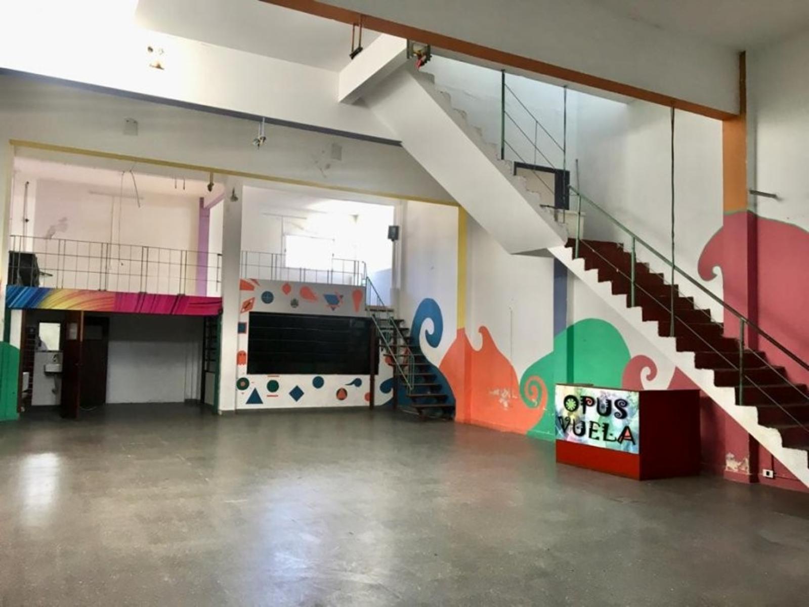 GALPON/DEPOSITO EN VENTA, LANUS O. HIPOLITO YRIGOYEN 4667 A MTS. DE LA ESTACION