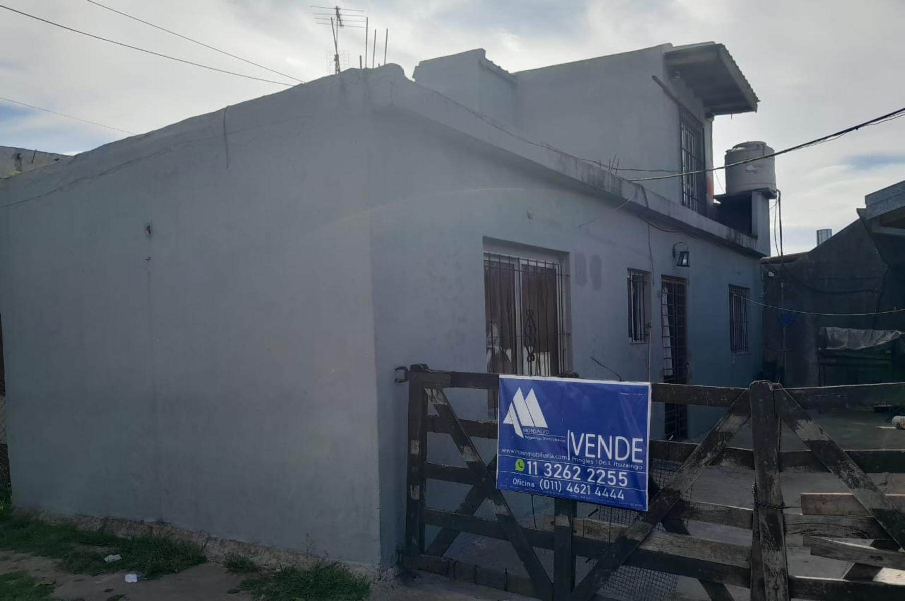 Departamento indiviso de 4 ambientes en  Merlo