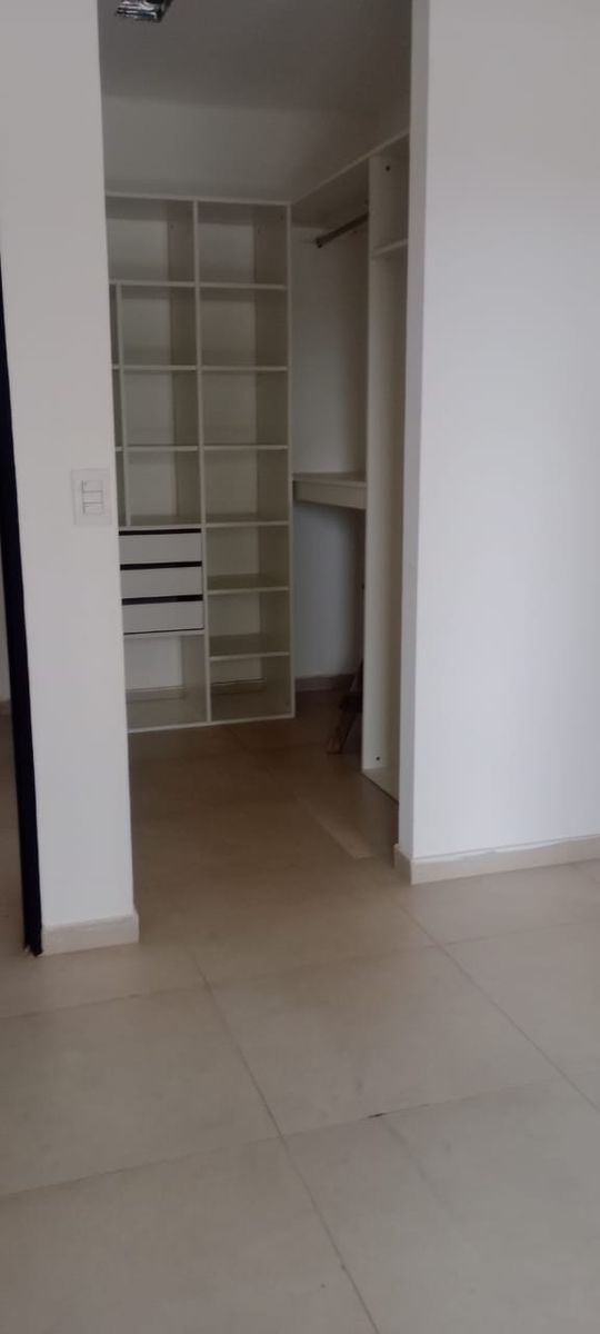 Charcas esq La Florida · Pilar — foto 3