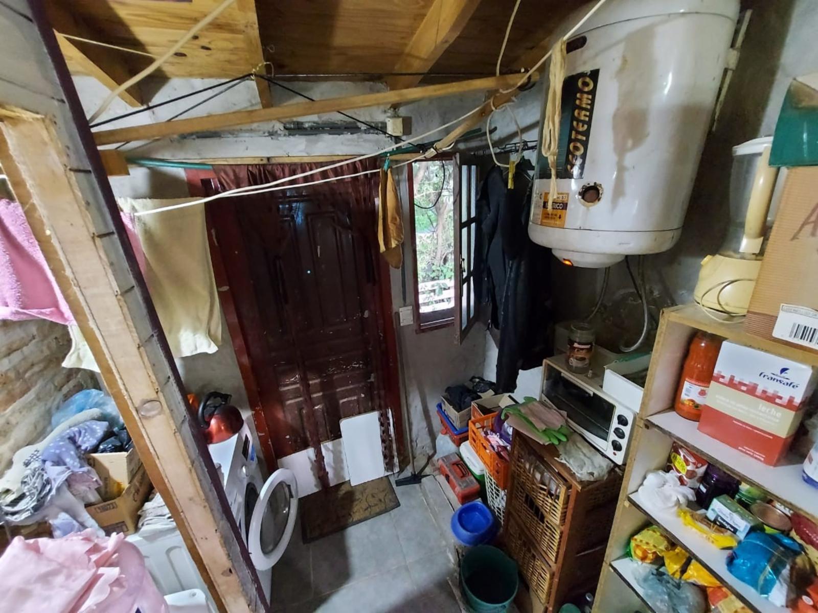 IMPECABLE PREMOLDEADA SOBRE LOTE PROPIO DE 200M2