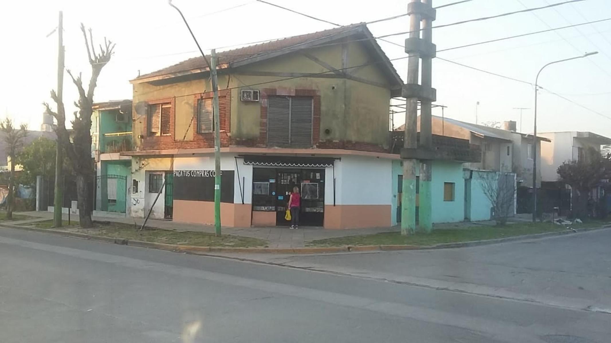 Propiedad con locales