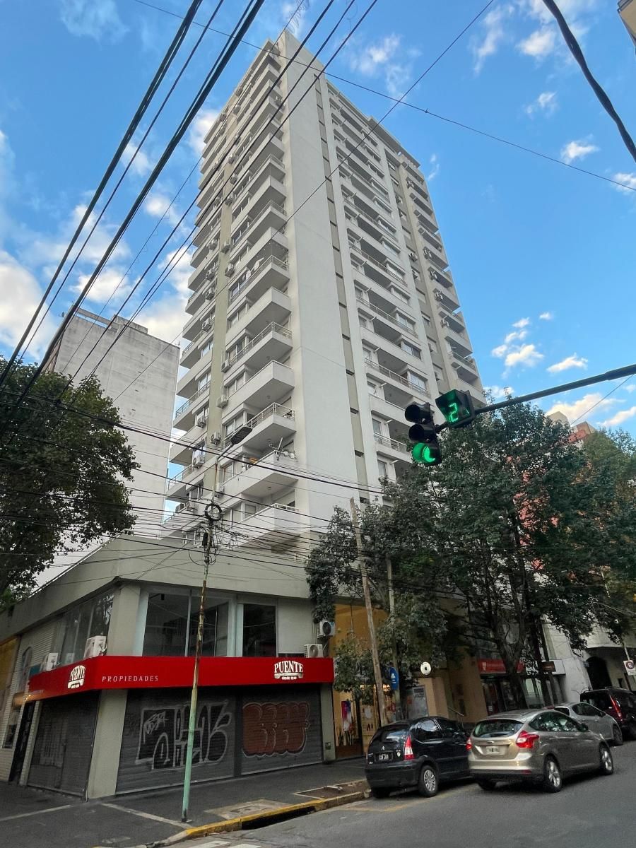 Departamento 2 ambientes con balcón en Lomas de Zamora.