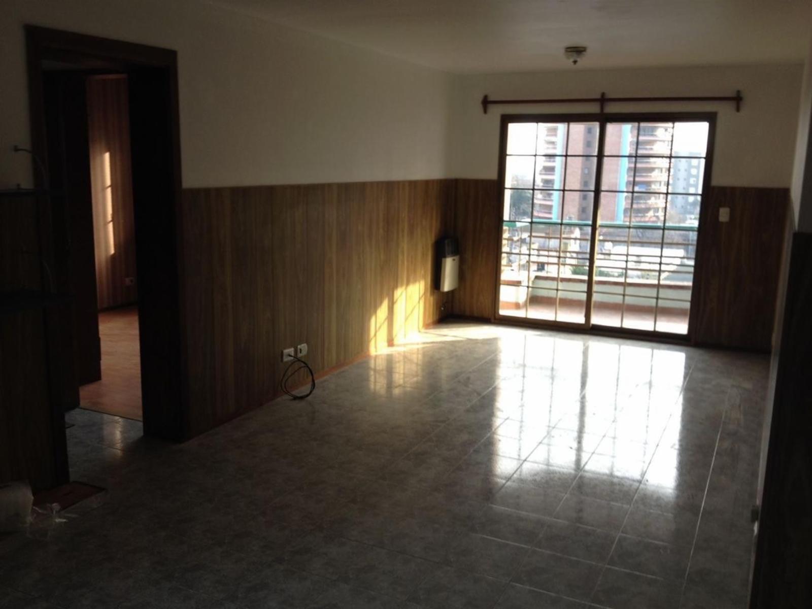 CRISÓLOGO LARRALDE al 1000 · Morón — foto 3