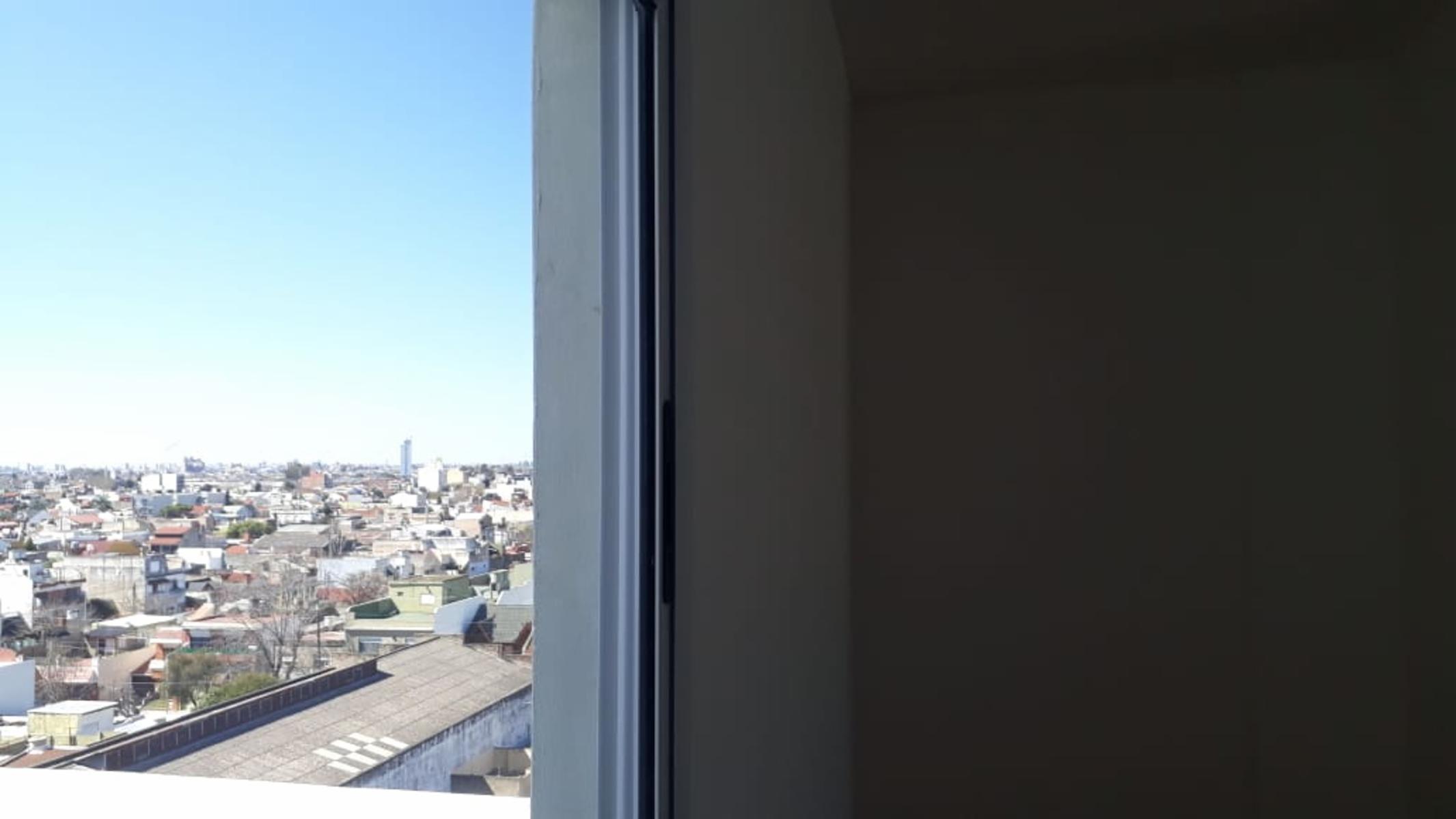 MAXIMO PAZ 900 · Lanús — foto 12