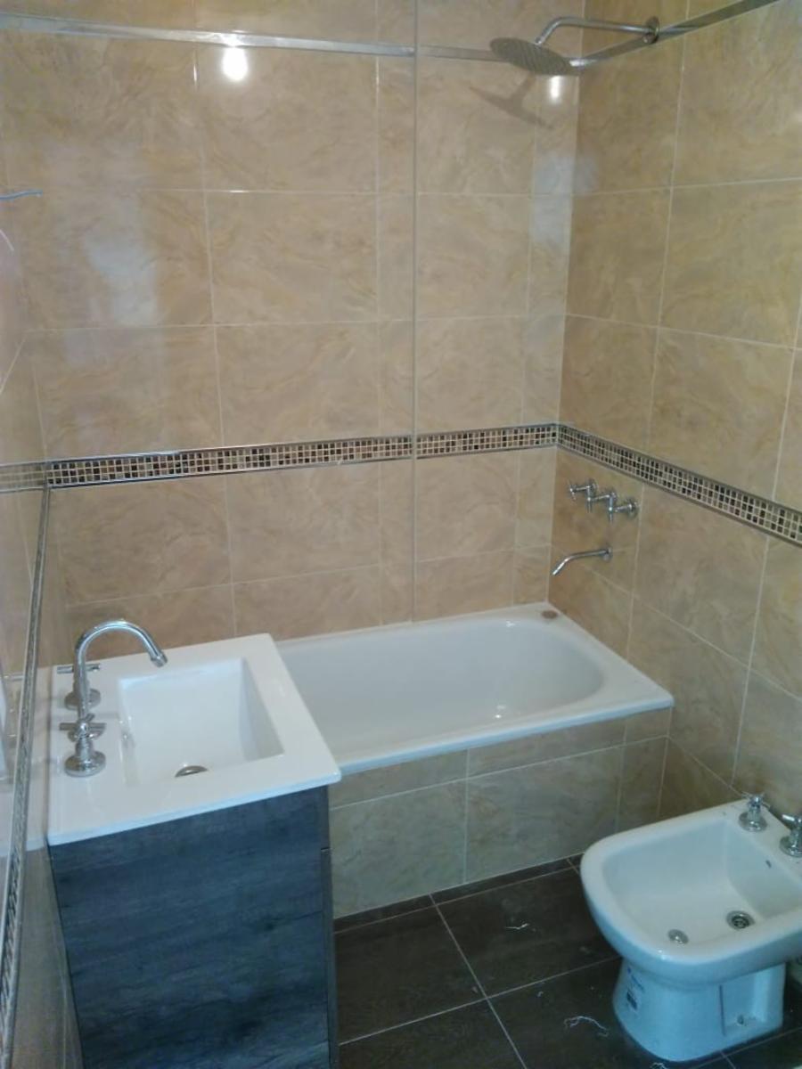 LISANDRO DEL LA TORRE 106 · Liniers — foto 7