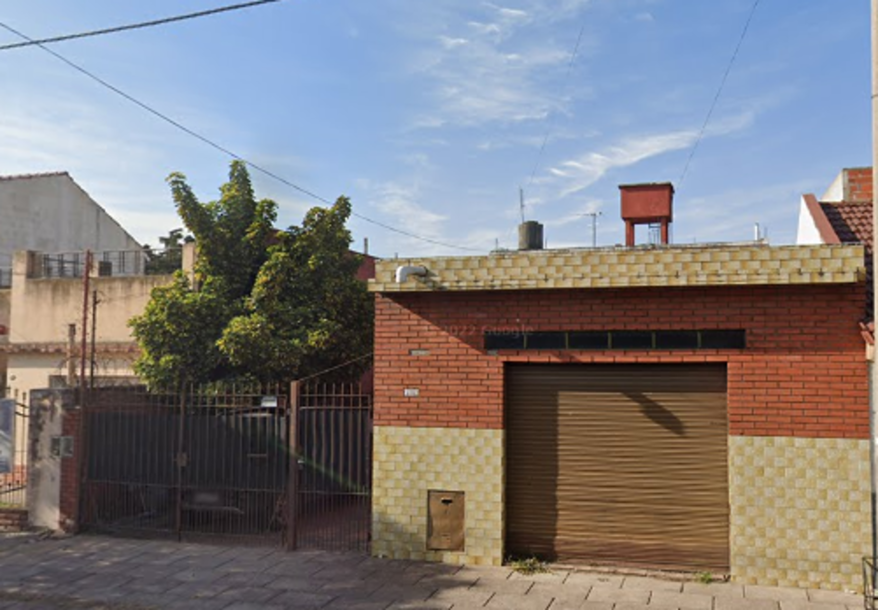 Venta Casa 5 Ambientes con Patio y Cochera San Justo