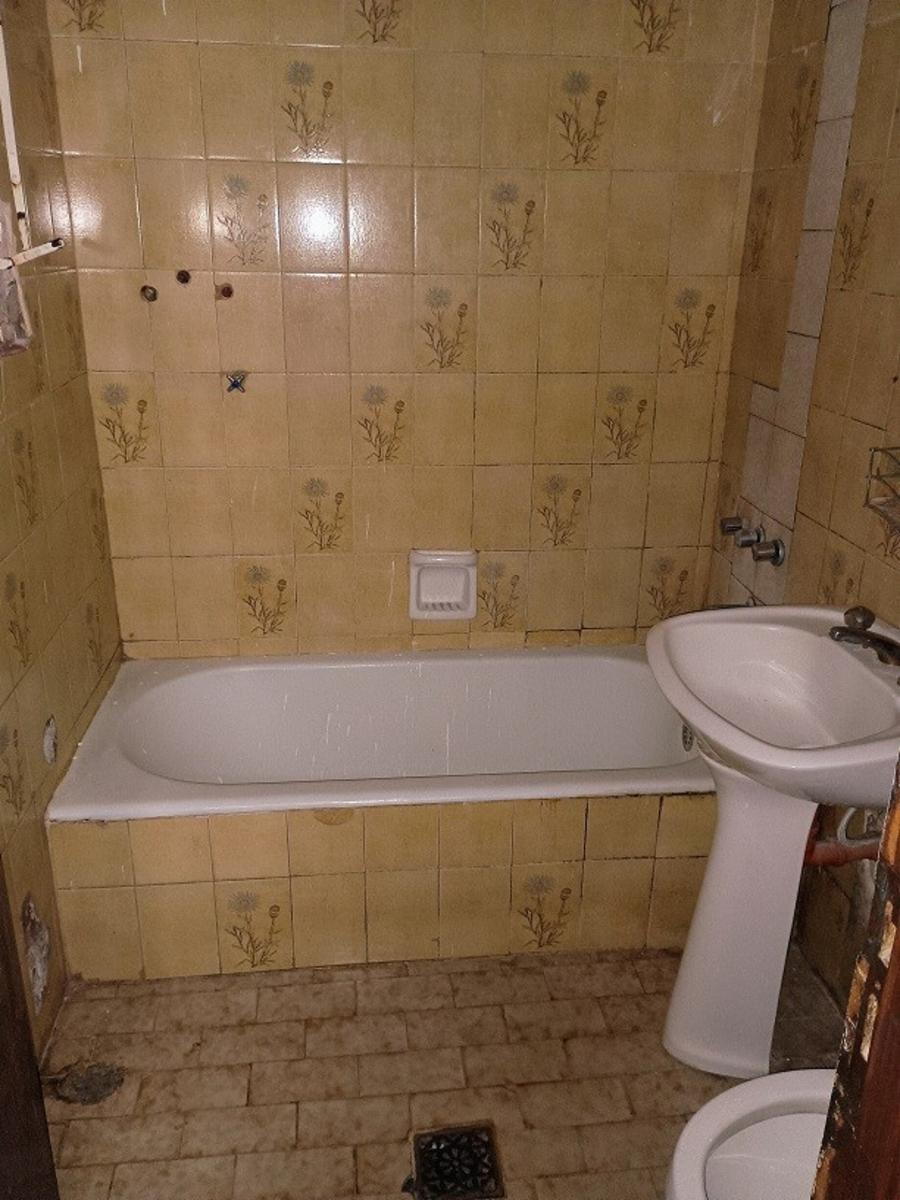 Ramon L. Falcon 2600 · Flores — foto 11