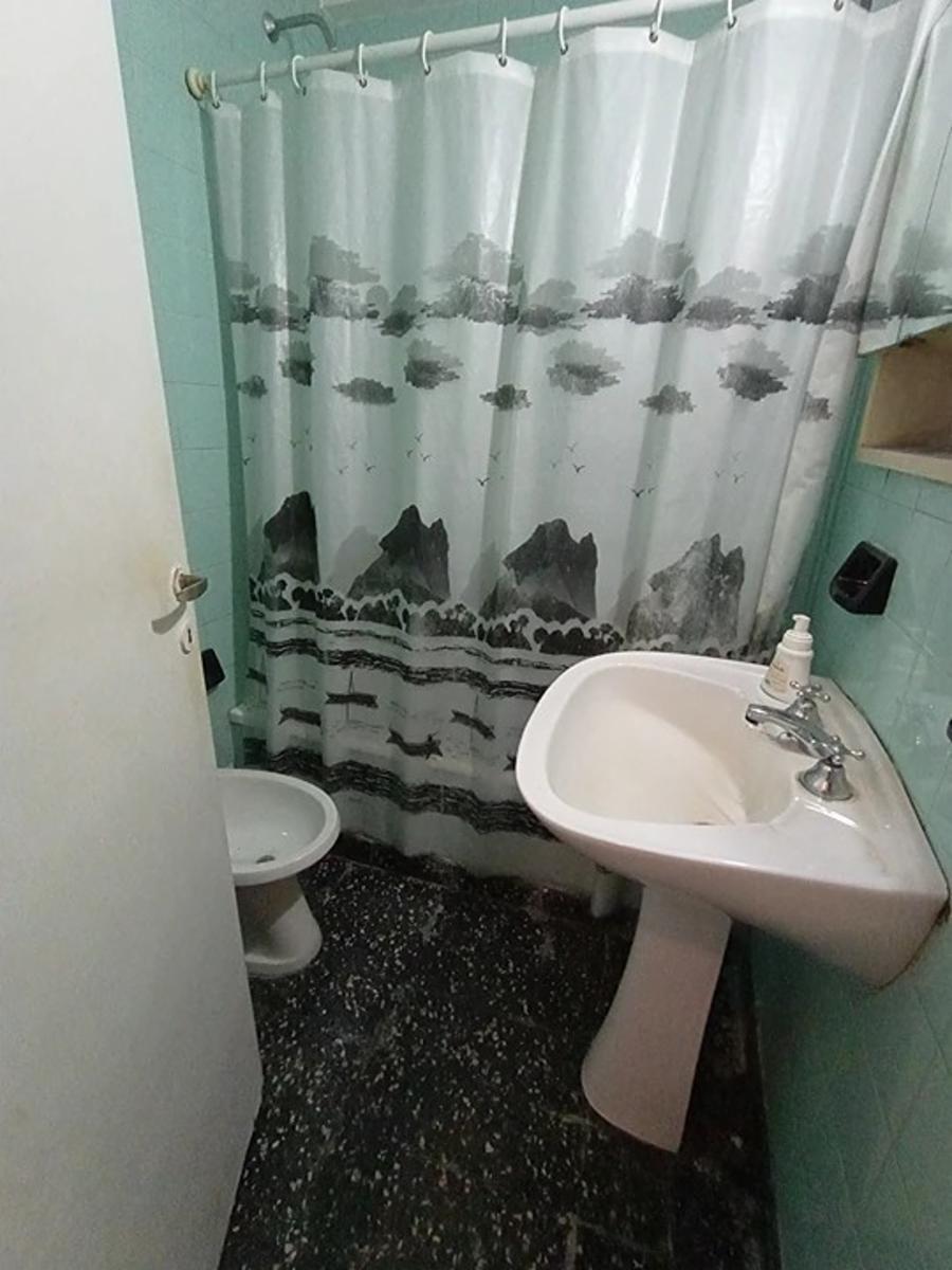 Remedios Escalda  de San Martin 160 · Morón — foto 5