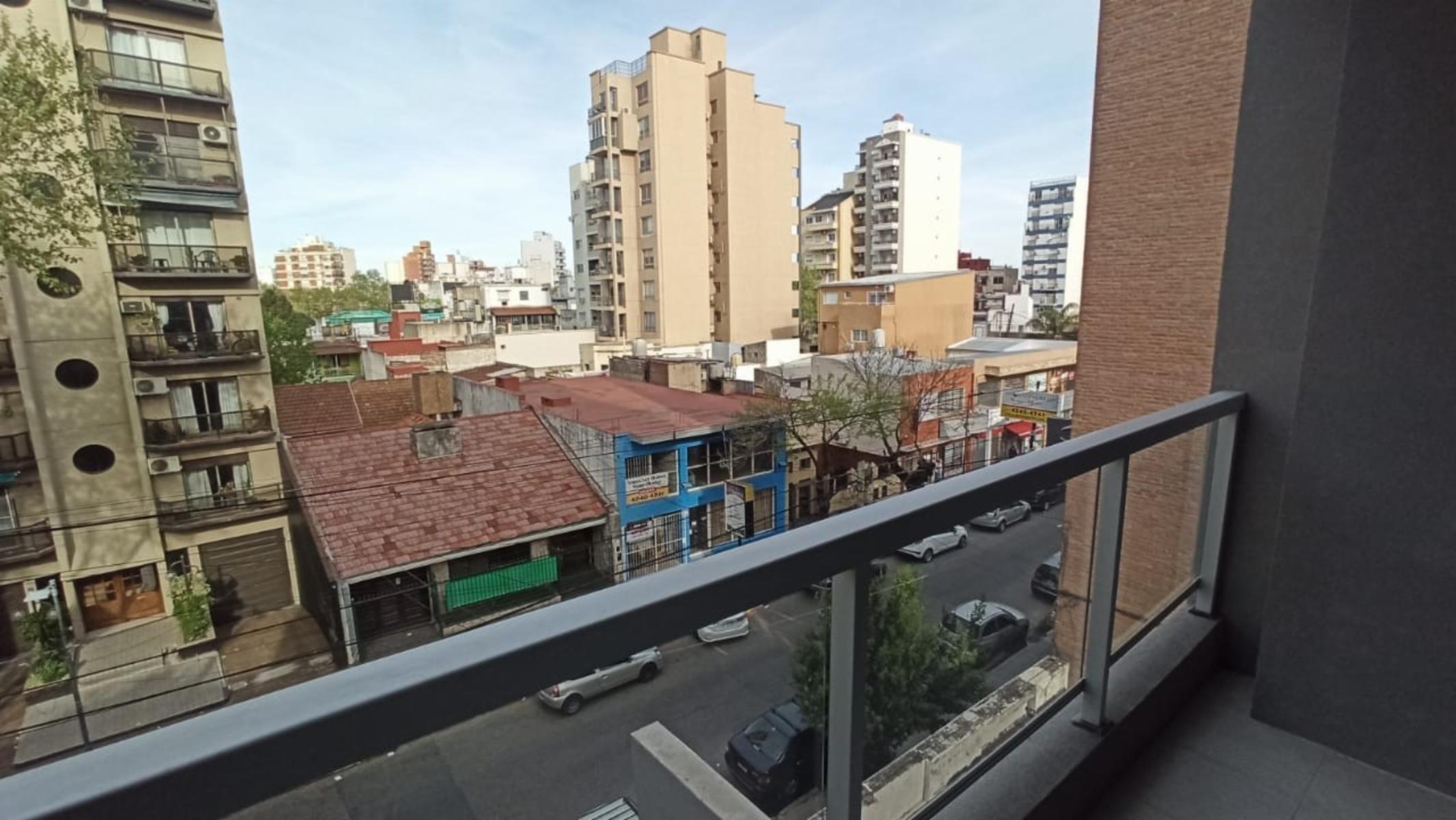 DEL VALLE IBERLUCEA 3000 · Lanús — foto 12