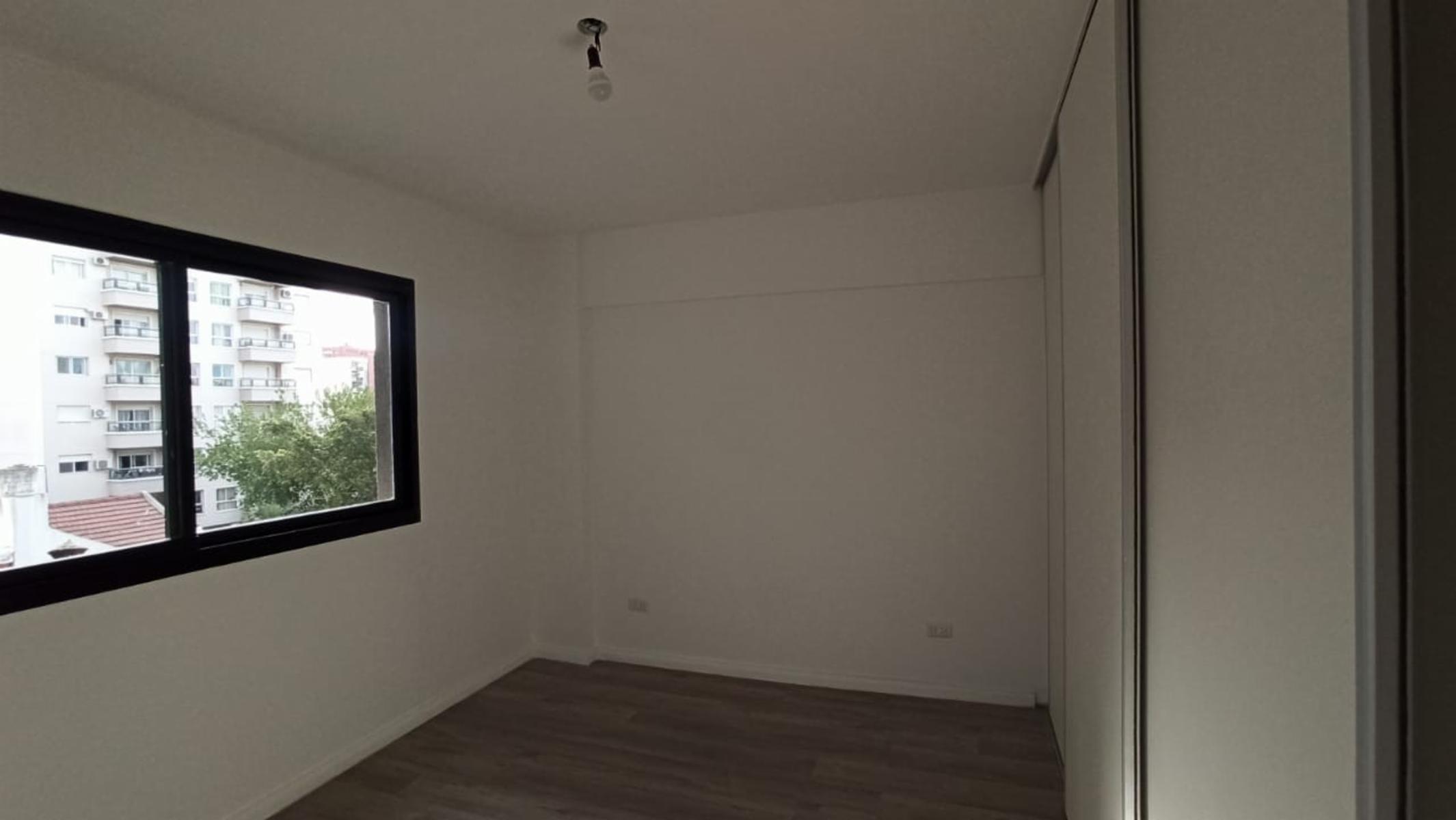 DEL VALLE IBERLUCEA 3000 · Lanús — foto 14