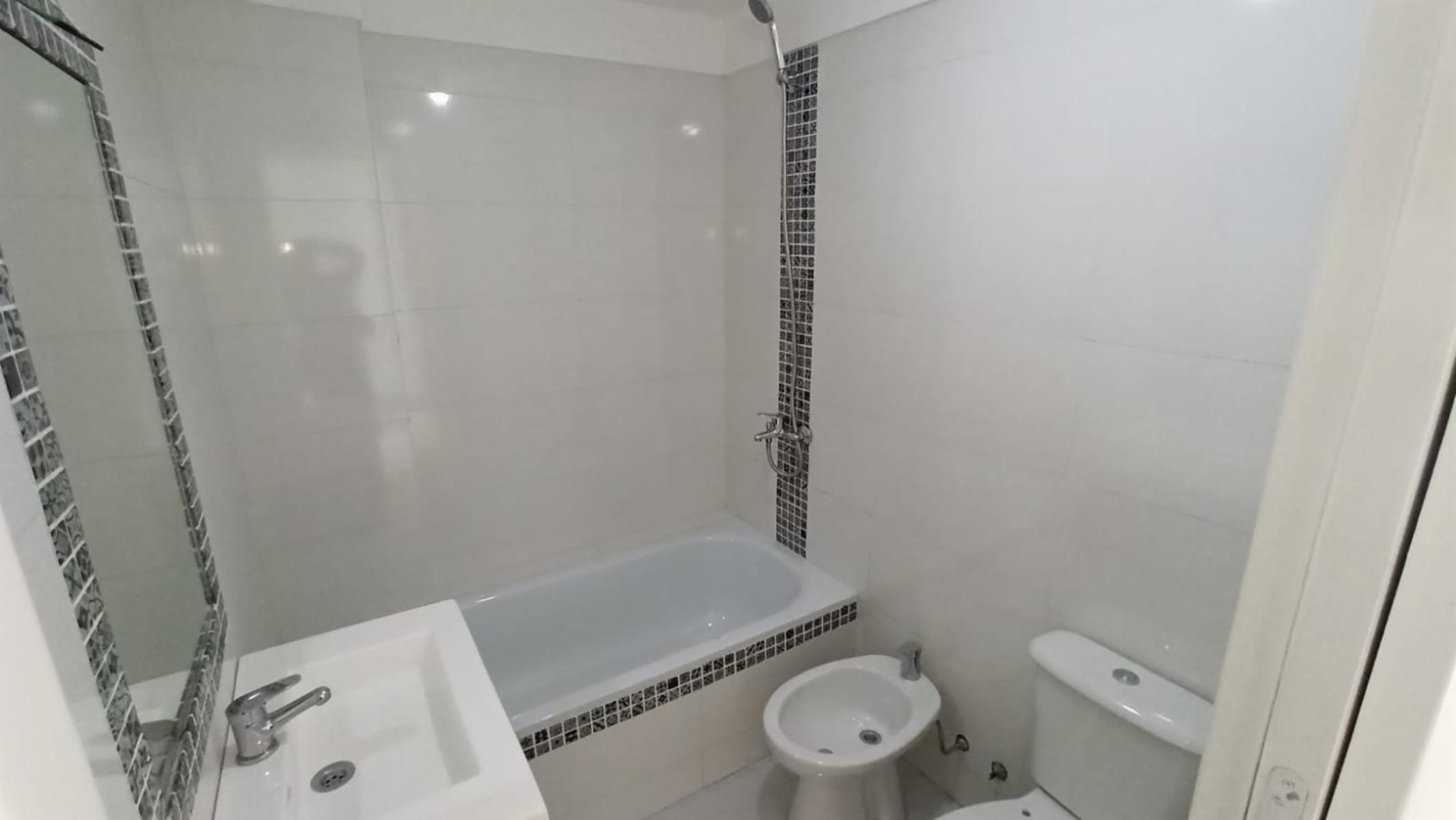 DEL VALLE IBERLUCEA 3000 · Lanús — foto 15