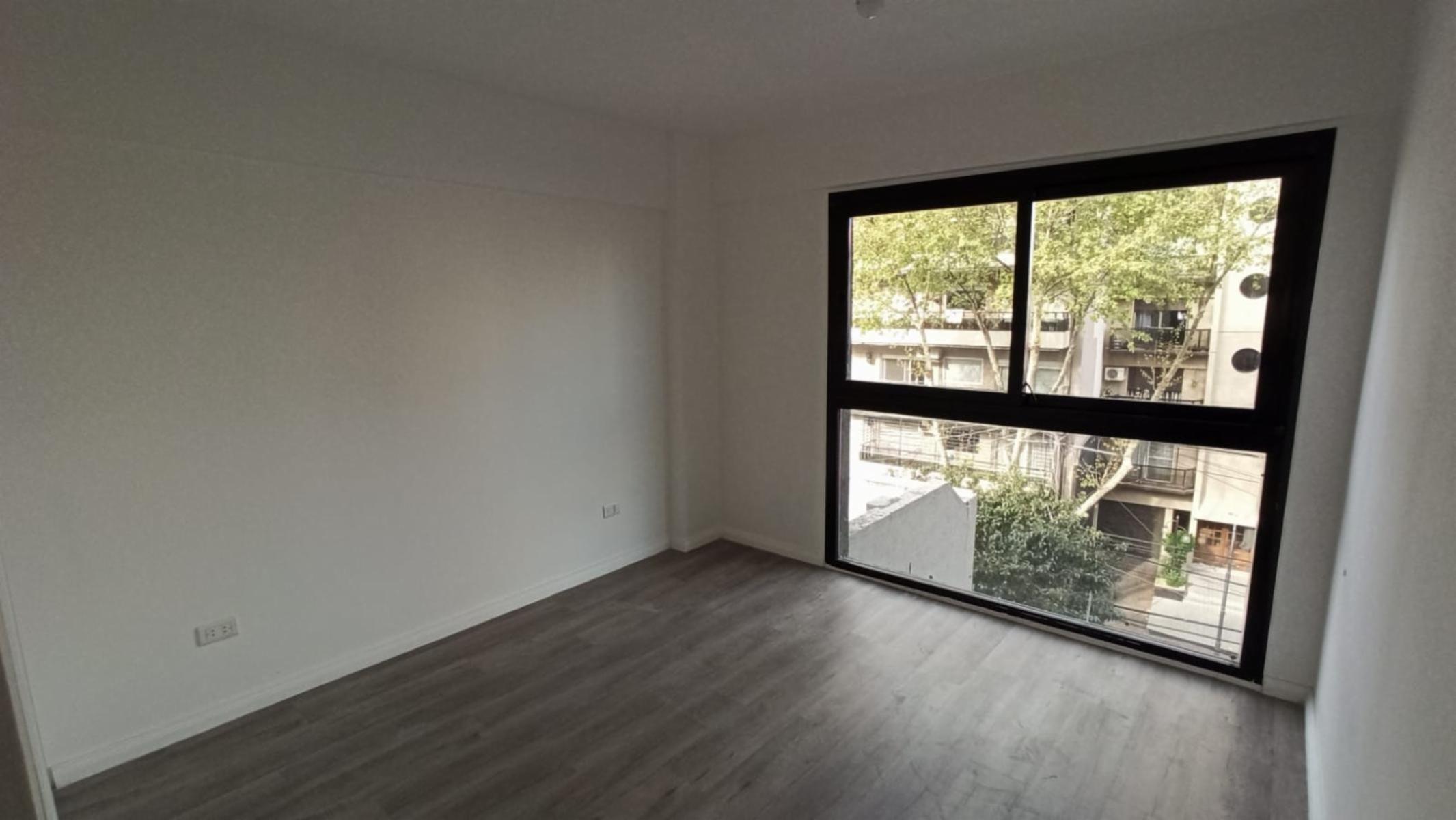 DEL VALLE IBERLUCEA 3000 · Lanús — foto 17
