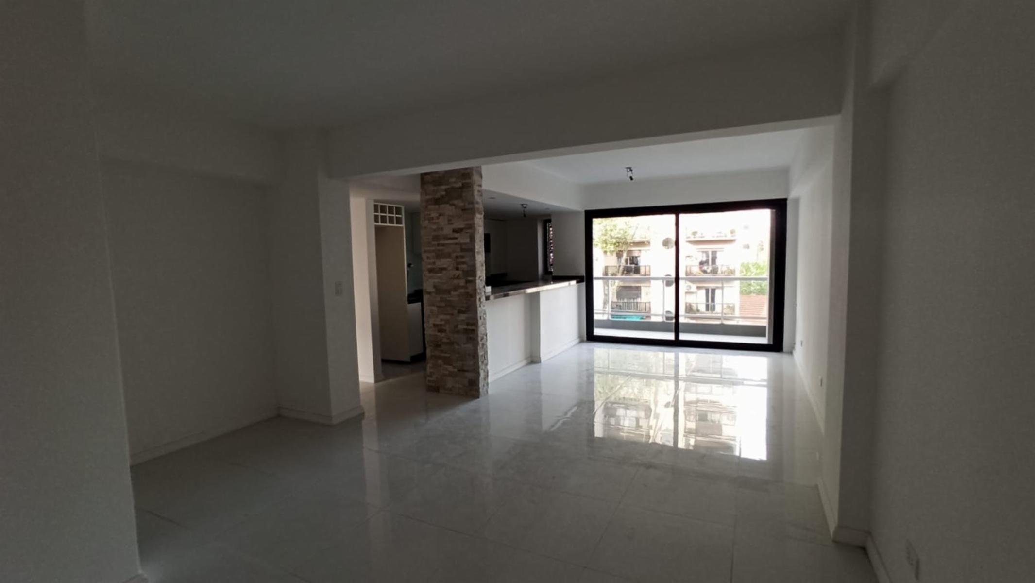 DEL VALLE IBERLUCEA 3000 · Lanús — foto 4