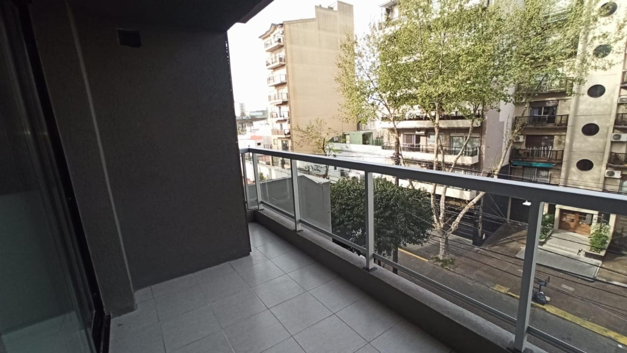 DEL VALLE IBERLUCEA 3000 · Lanús — foto 10