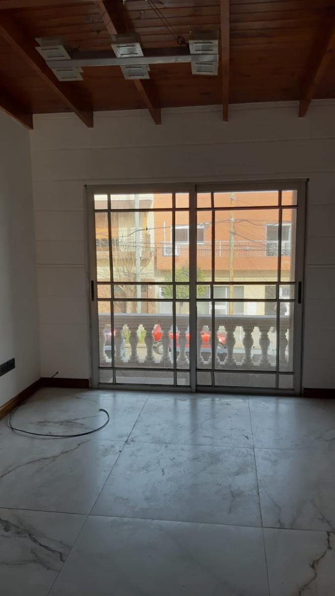 AVDOR. CATTANEO 800 · Morón — foto 15