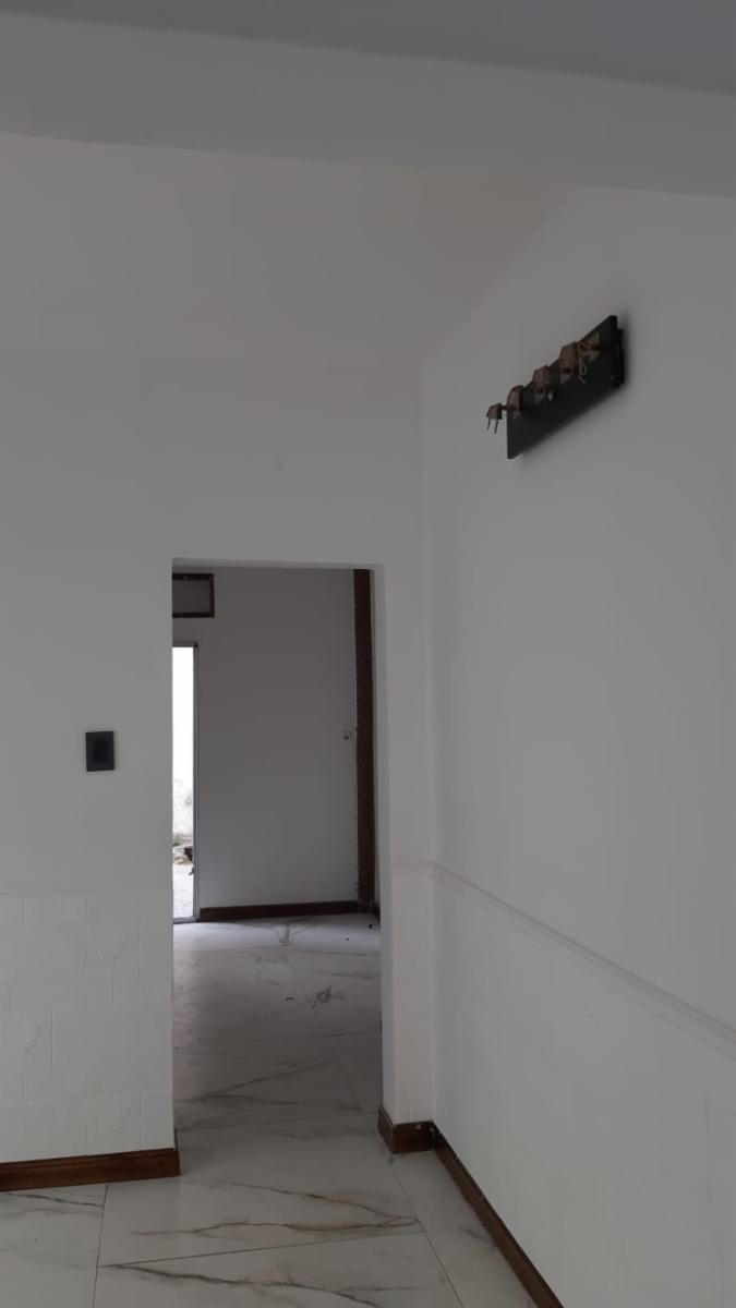 AVDOR. CATTANEO 800 · Morón — foto 5