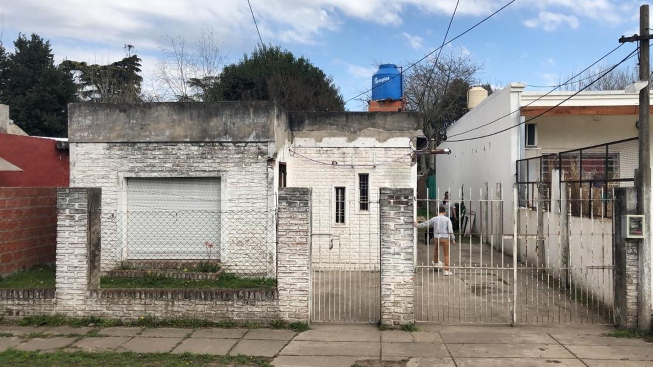 Casa 3 Ambientes En Venta - Francisco Alvarez