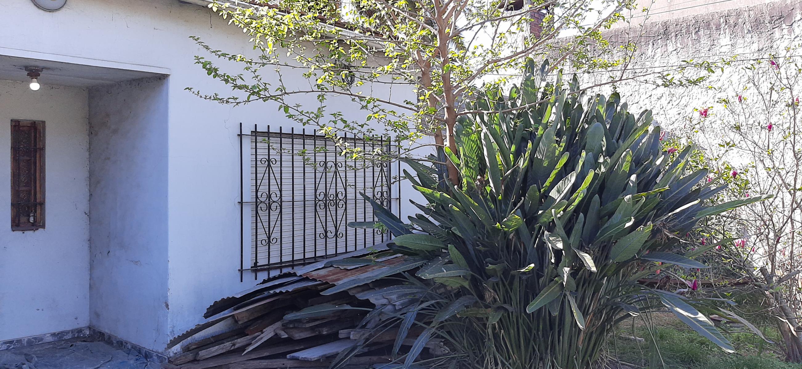 CLAYPOLE - ARISTOBULO DEL VALLE 4339 · Almirante Brown — foto 3