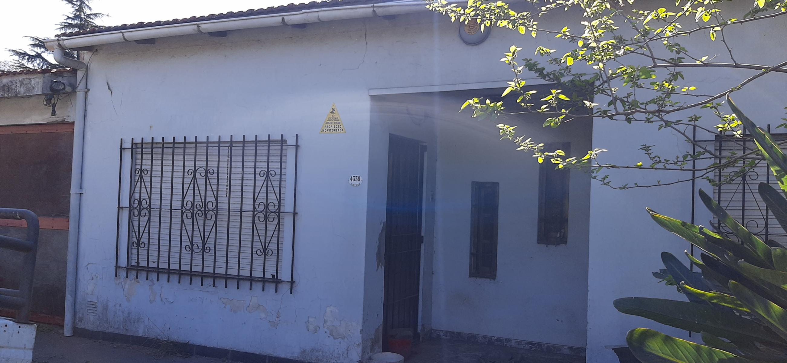 CLAYPOLE - ARISTOBULO DEL VALLE 4339 · Almirante Brown — foto 4