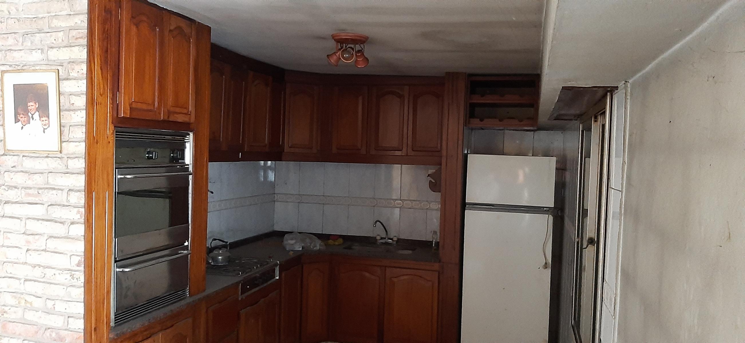 CLAYPOLE - ARISTOBULO DEL VALLE 4339 · Almirante Brown — foto 6
