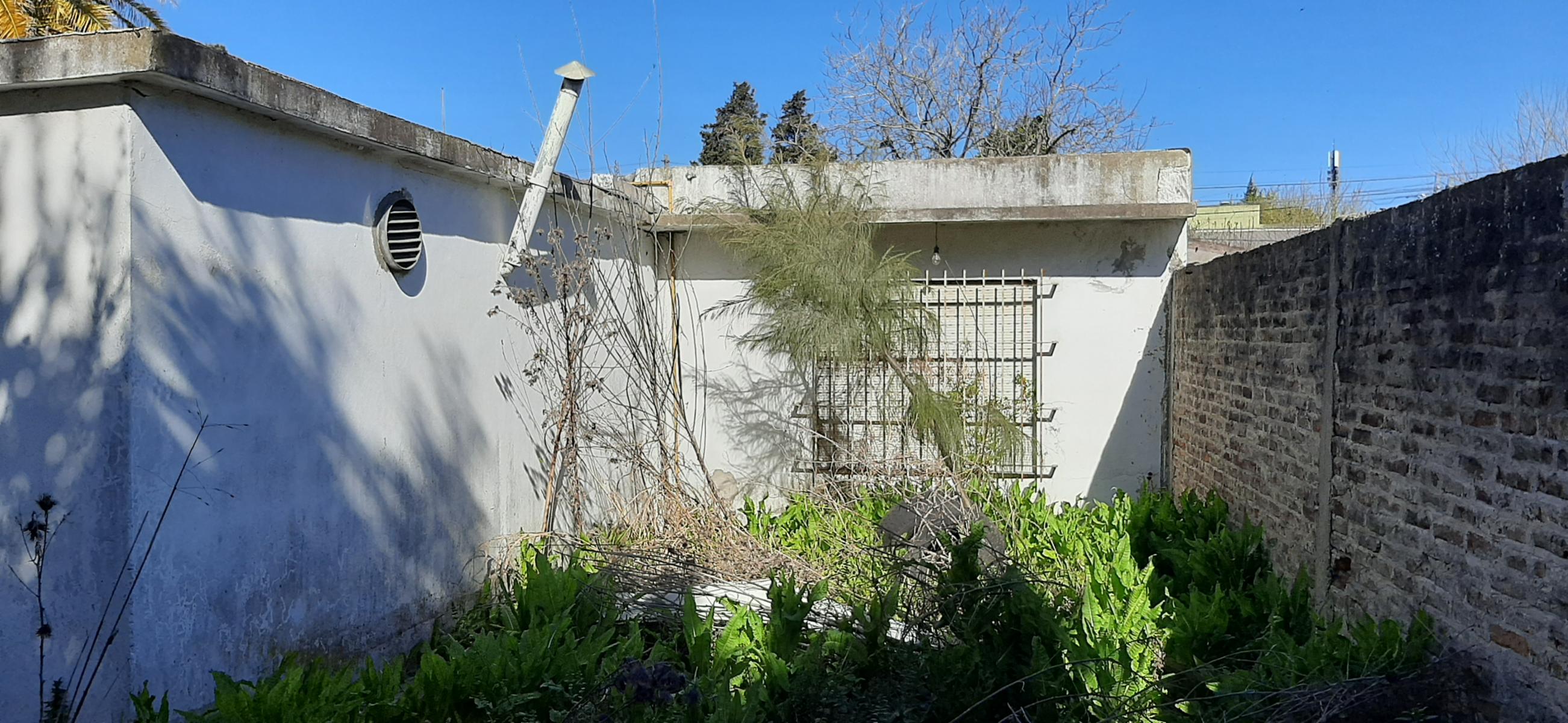 CLAYPOLE - ARISTOBULO DEL VALLE 4339 · Almirante Brown — foto 7