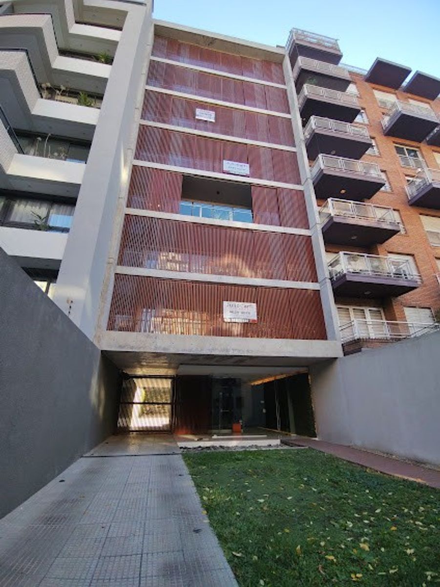 CAMPANA 844 · Morón — foto 3