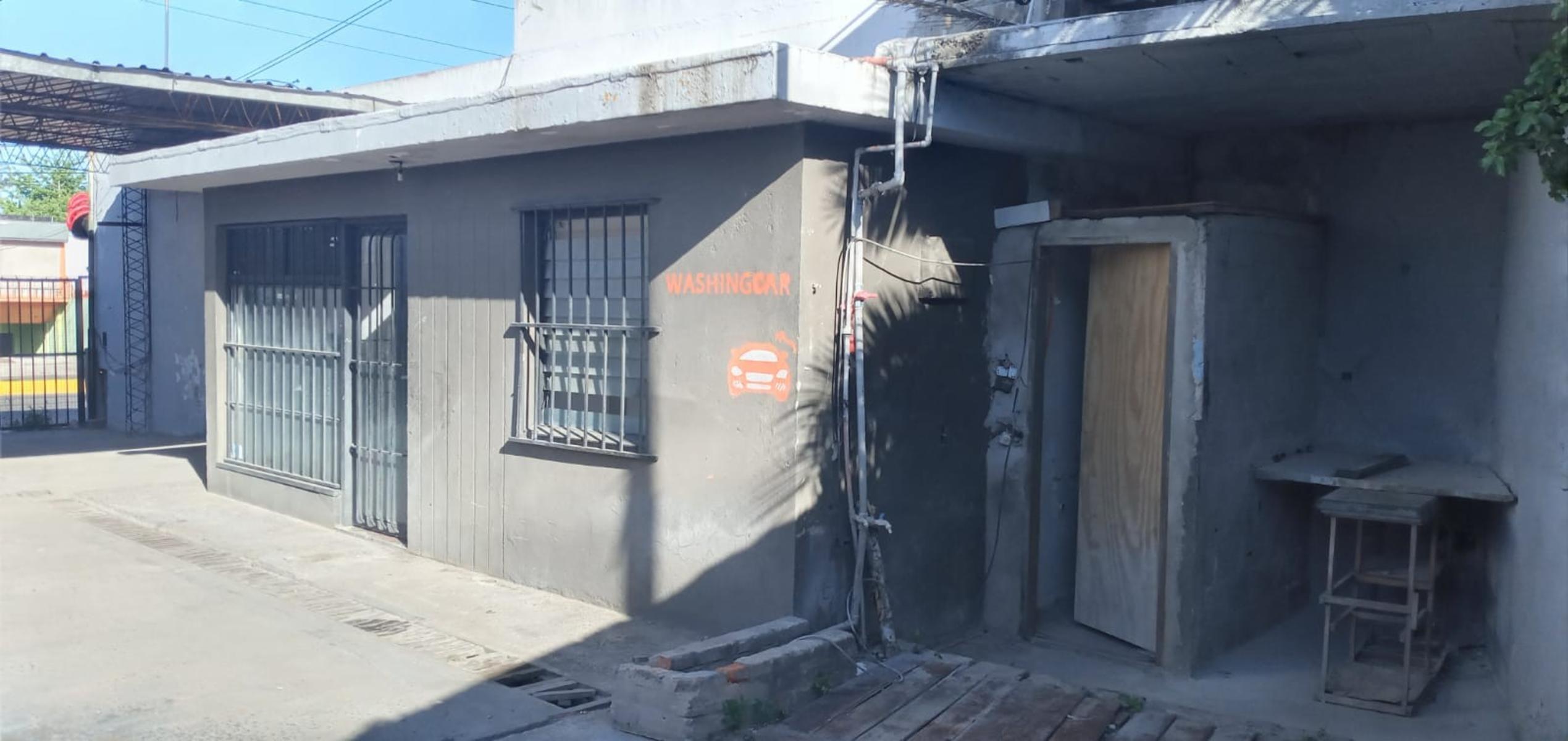 Alquiler de local con playón en sobre Avenida Hipólito Yrigoyen