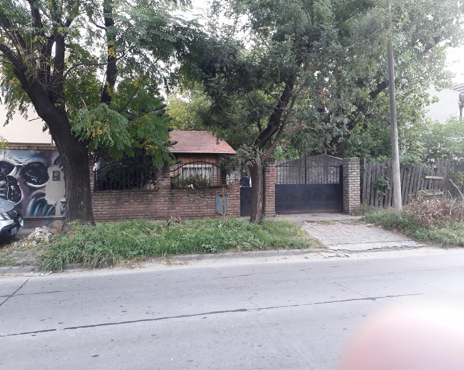 CASA EN MUY BUENA UBICACIÓN MORENO