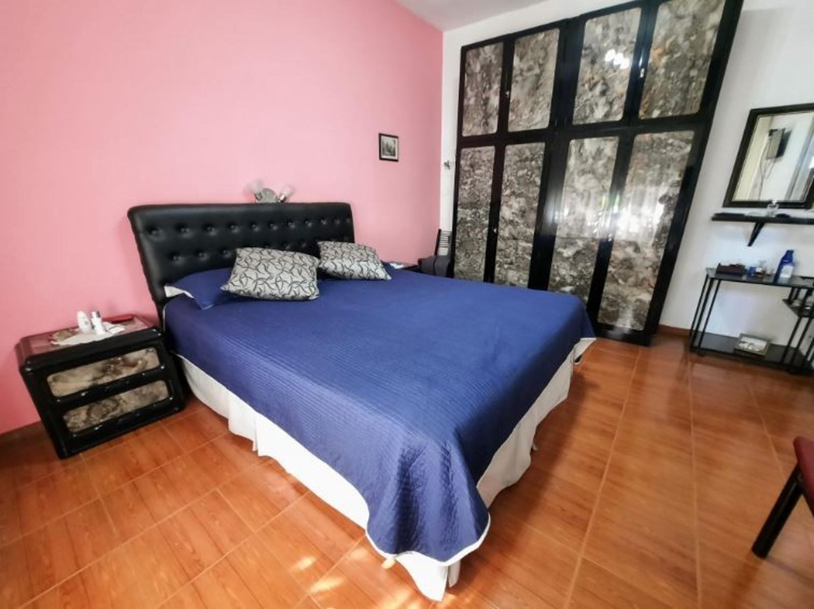 Newton 1300 · Morón — foto 11