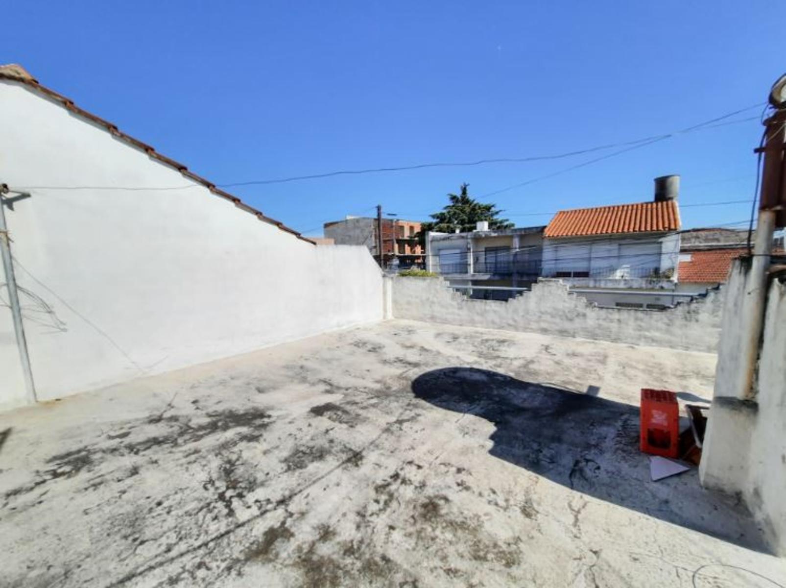 Newton 1300 · Morón — foto 18