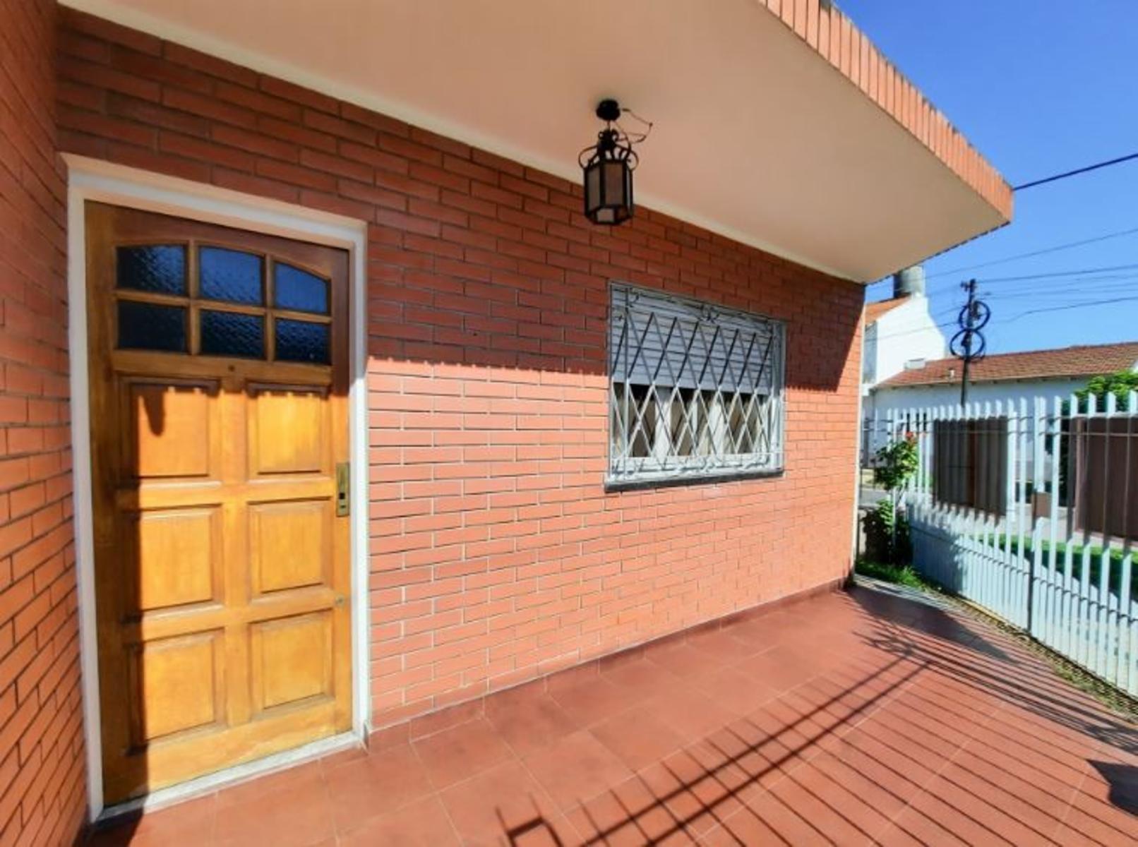 Newton 1300 · Morón — foto 3