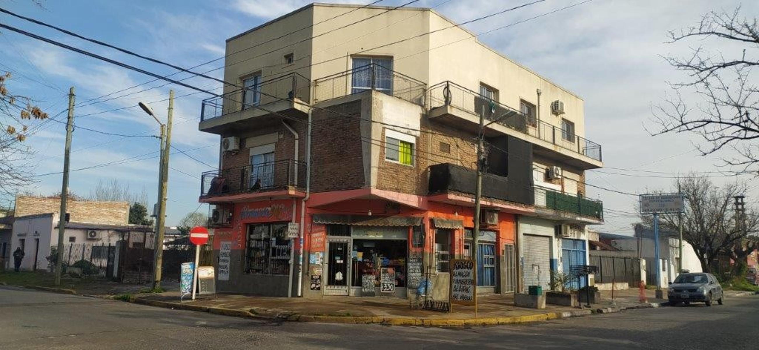 PEDRO PRAVAZ 914 · Esteban Echeverría — foto 3