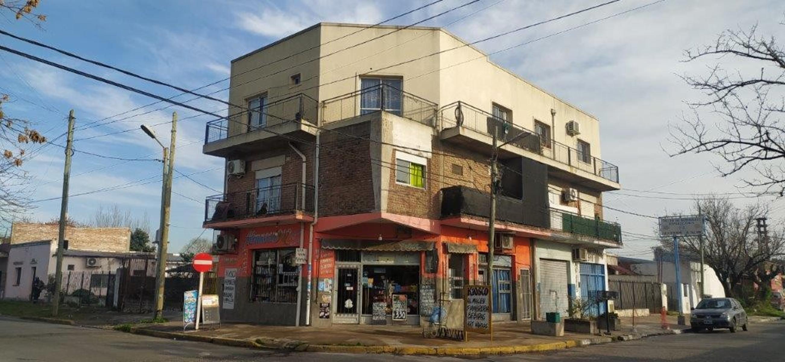 PEDRO PRAVAZ 914 · Esteban Echeverría — foto 5