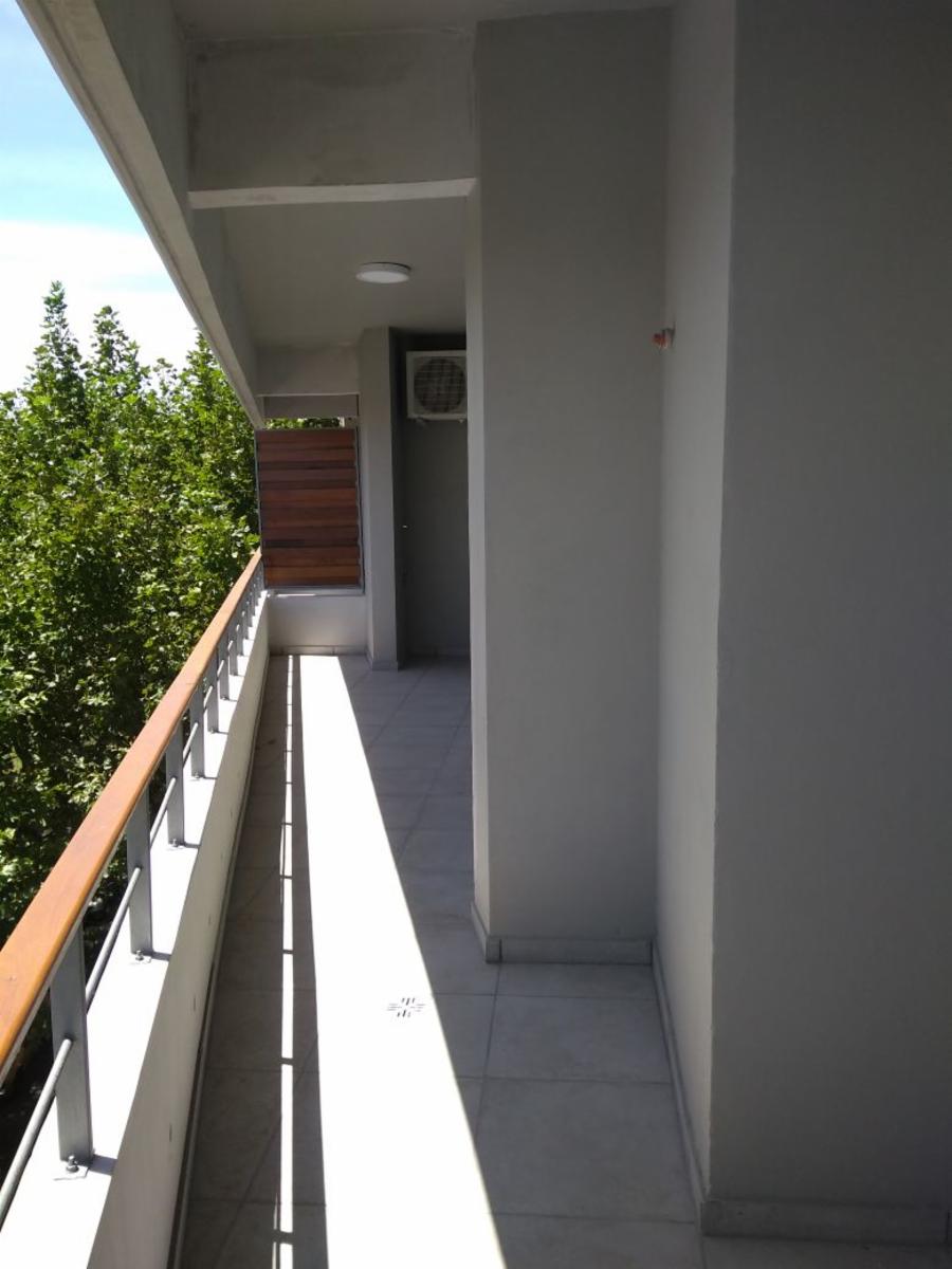 MONTES DE OCA 348/50 · Tigre — foto 3