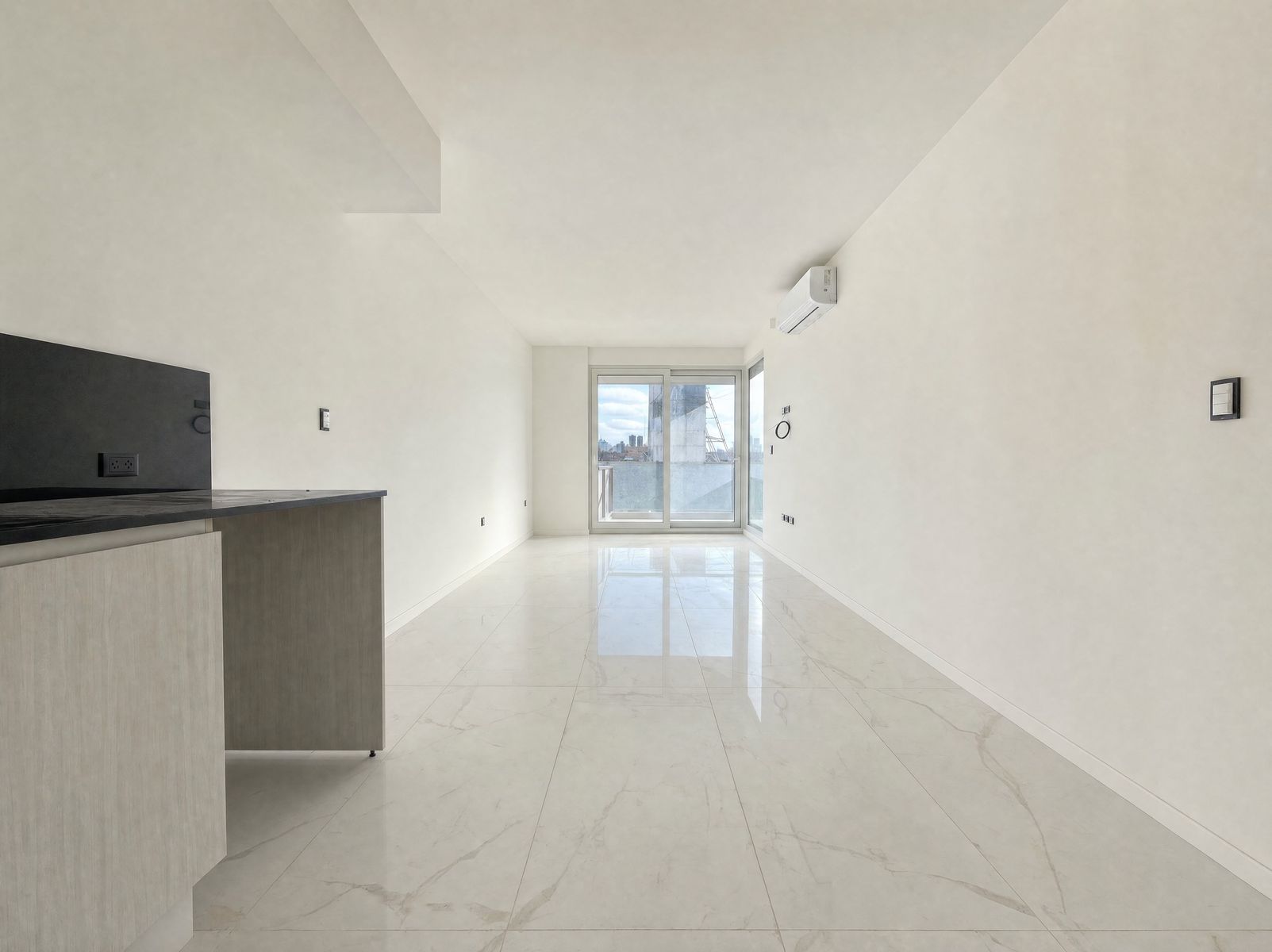 Venta de 2 ambientes al frente en la mejor zona de villa luro