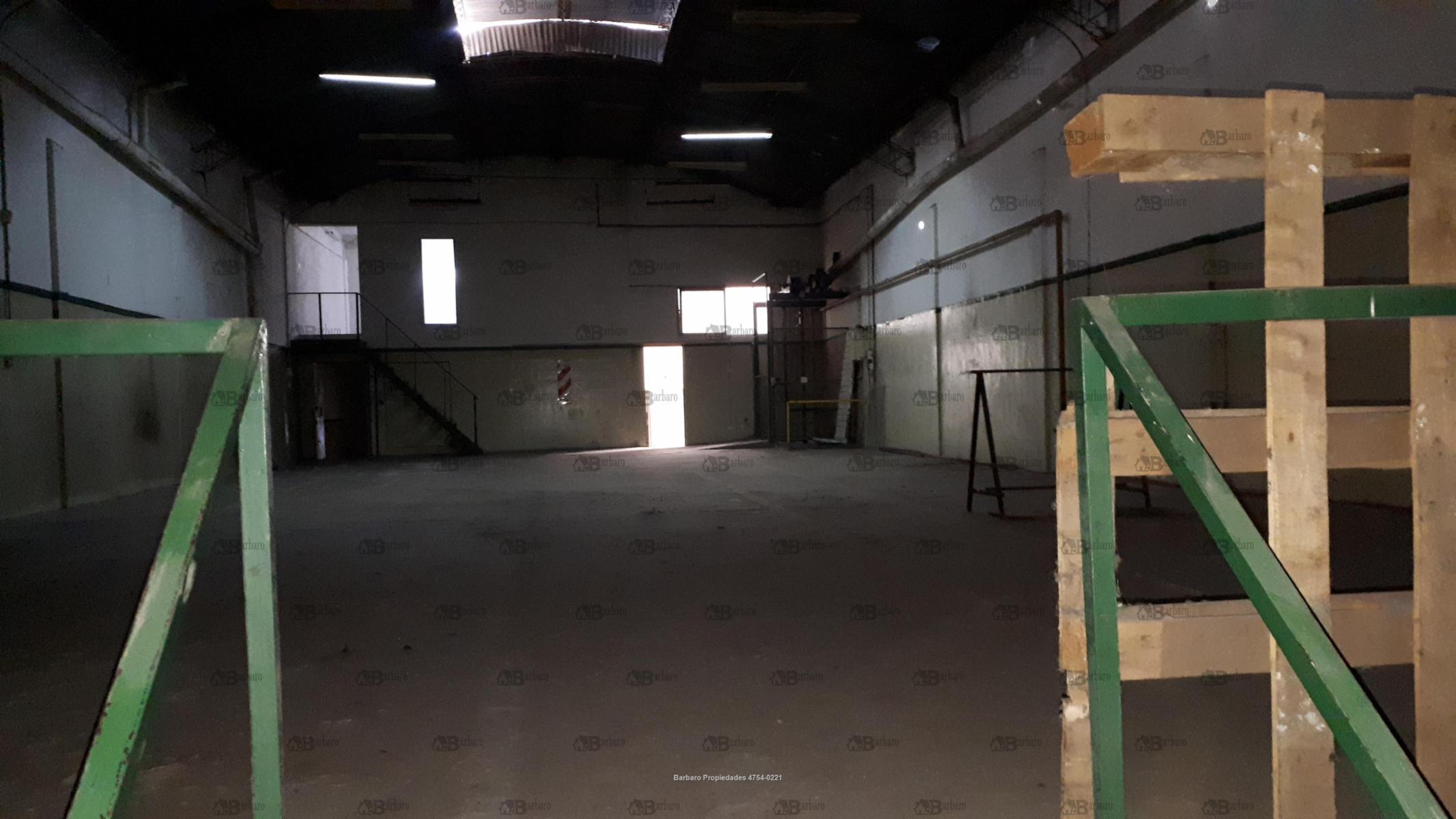 BARBARO VENDE GALPON EN VILLA LYNCH SAN MARTIN