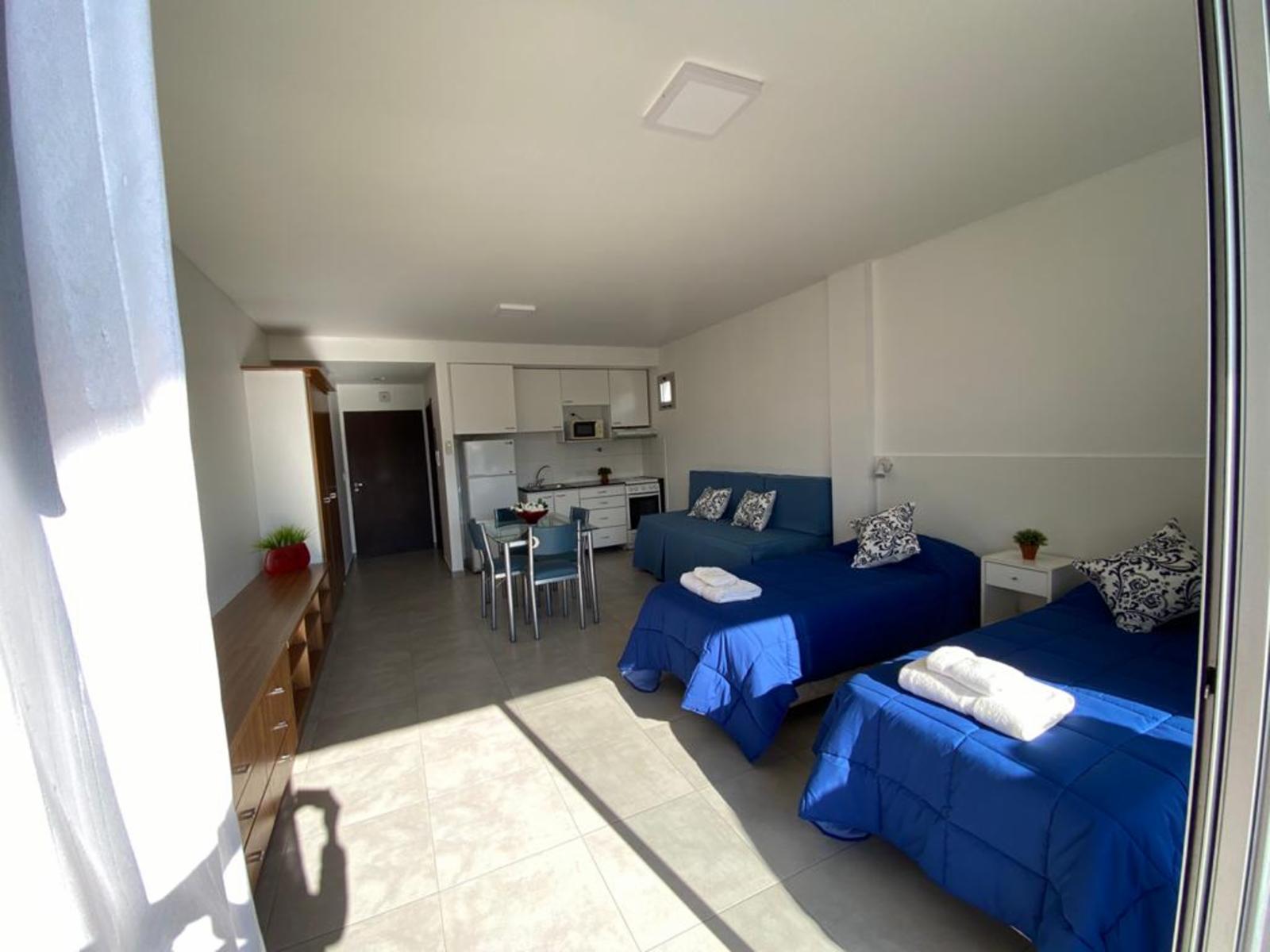 2 Excelentes departamentos monoambientes. Uno al lado del otro.  Amplios, modernos y totalmente equipados.
