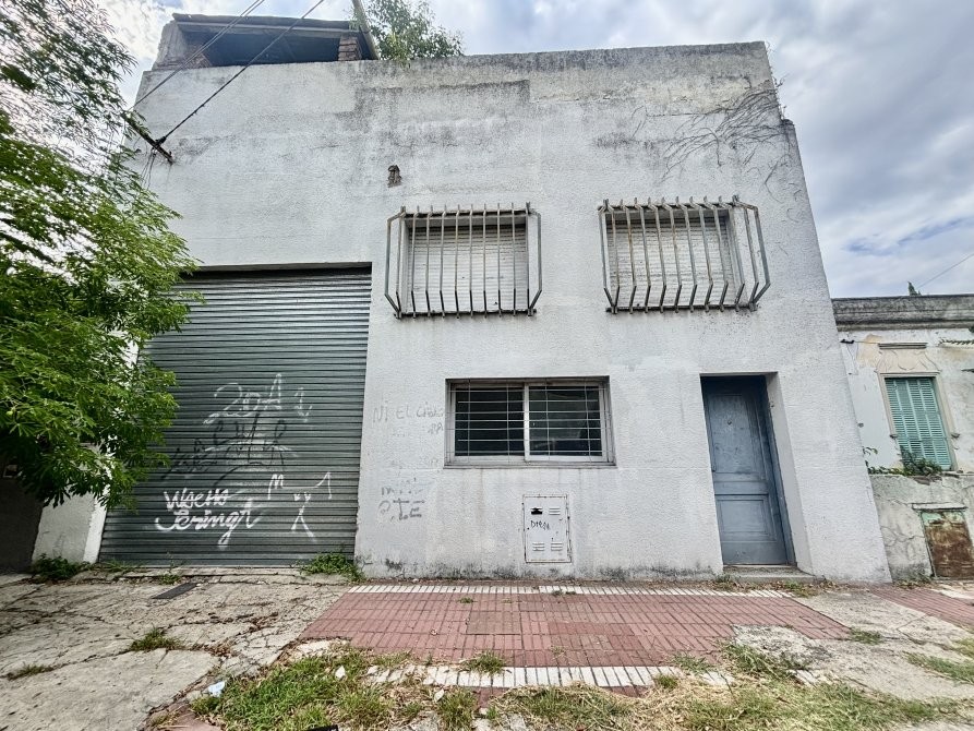 Galpón En Alquiler Con Oficinas - Gran Superficie Y Trifásica - Sevillano Negocios Inmobiliarios