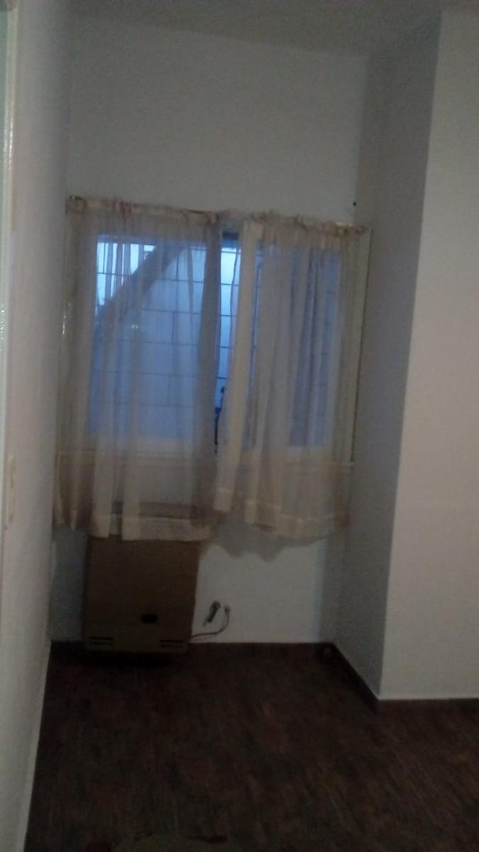 VICTOR HUGO 1200 · Avellaneda — foto 3