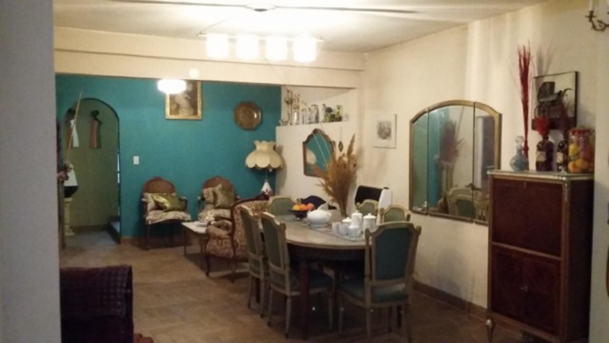 CASA CON 3 DORMITORIOS A UNA CUADRA DE PTE PERON